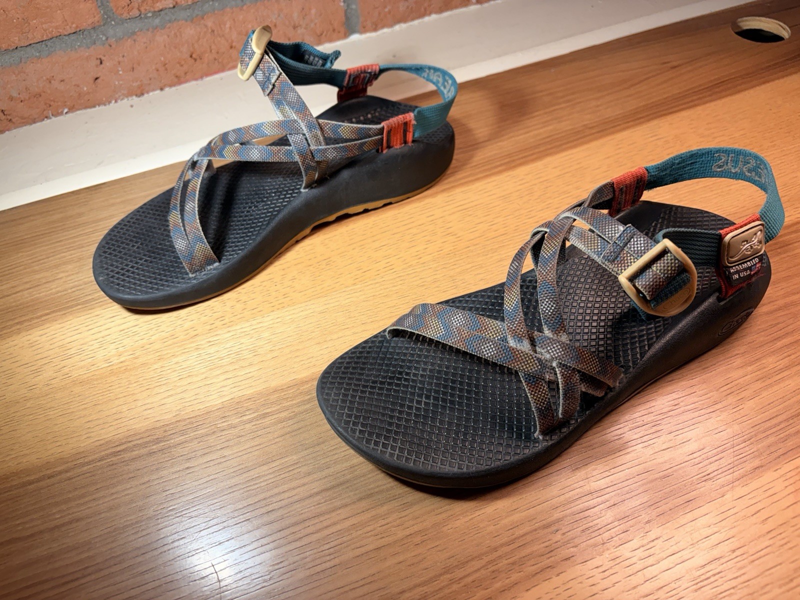 Chaco «Jesus Freak» Z/X2 Classic Sandals Multicolor Women Sz 9 Assembled In USA