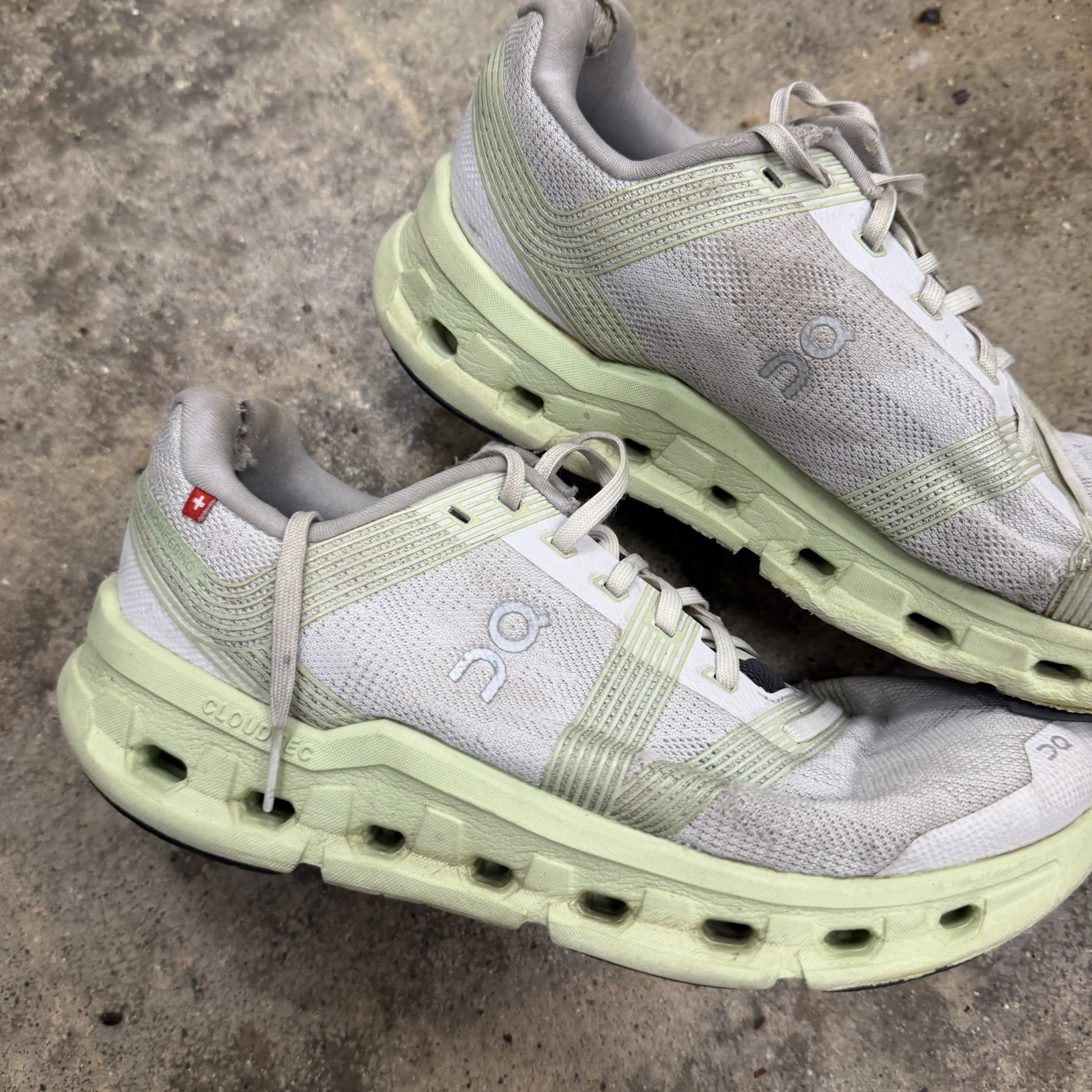 *HEAVY DISTRESS* On Cloudgo Gray Green Trainer Running Shoes Womens Size 8.5