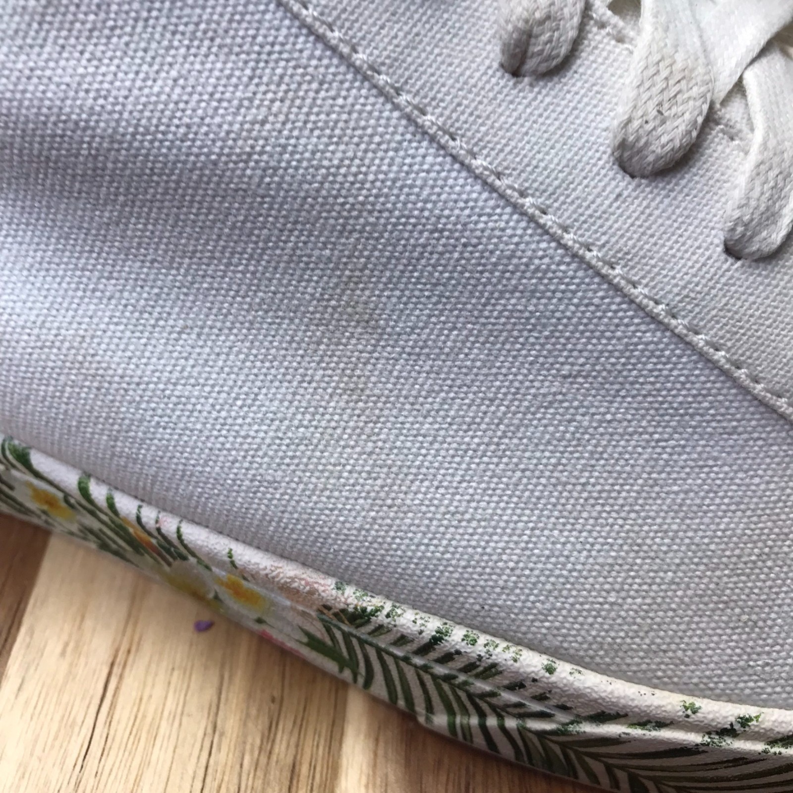 Kizik Irvine Canvas Sneaker M 8.5 W 10 White Floral Hands Free Comfort Shoes