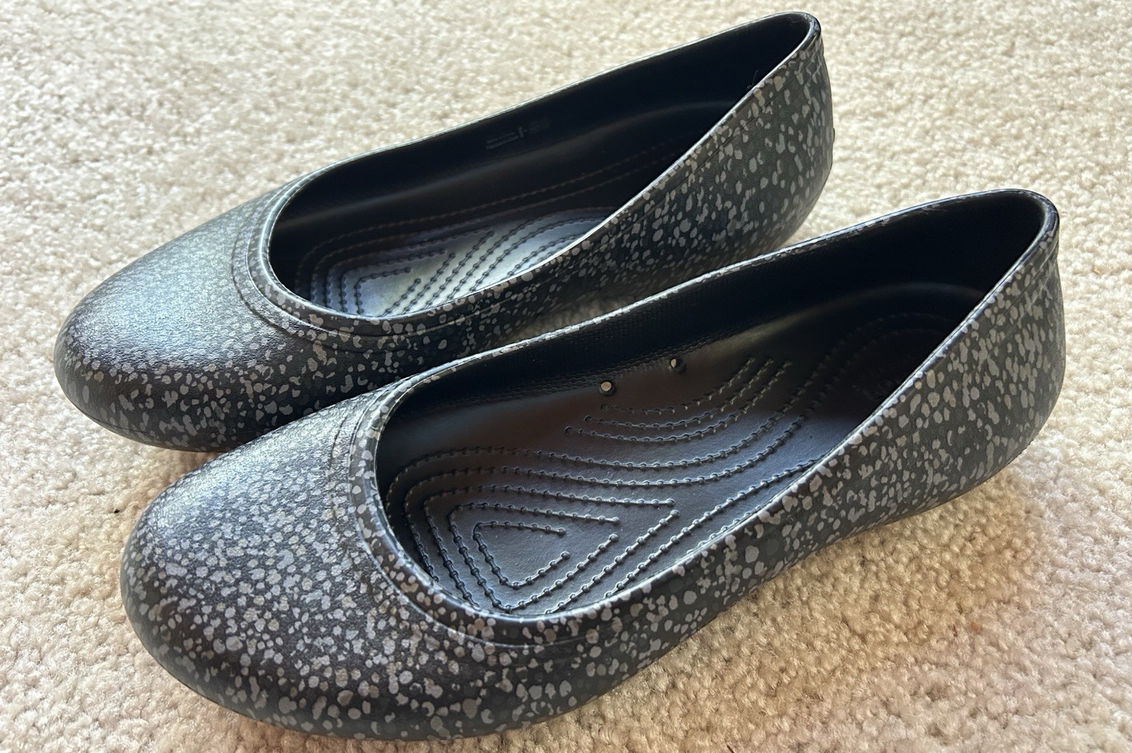 Iconic Crocs Comfort Women’s Black Gray Flat Slip-On Ballet Shoes 9