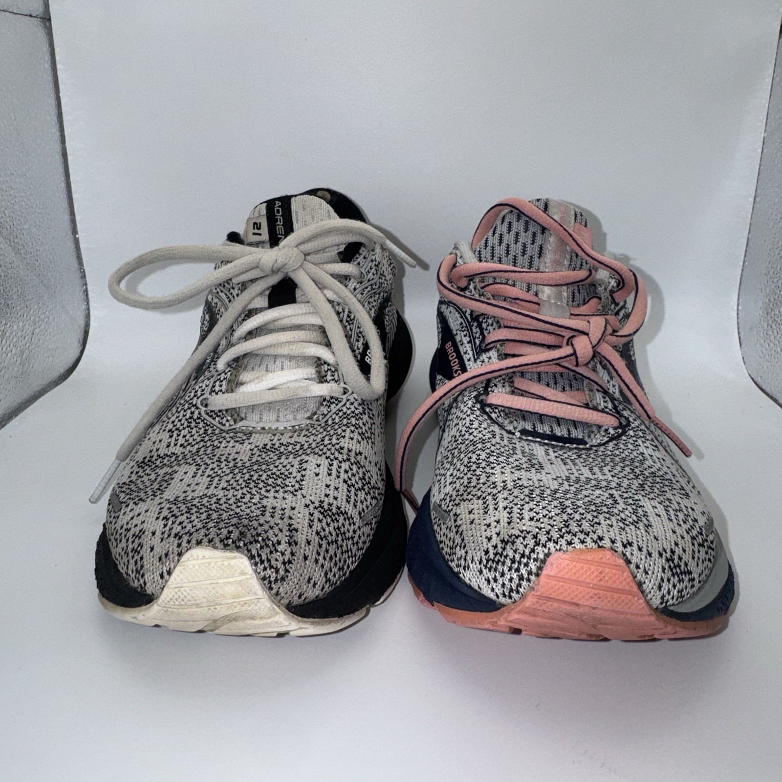 Brooks Adrenaline GTS 21 Women’s 7.5 Running Shoes READ Mismatched Pair