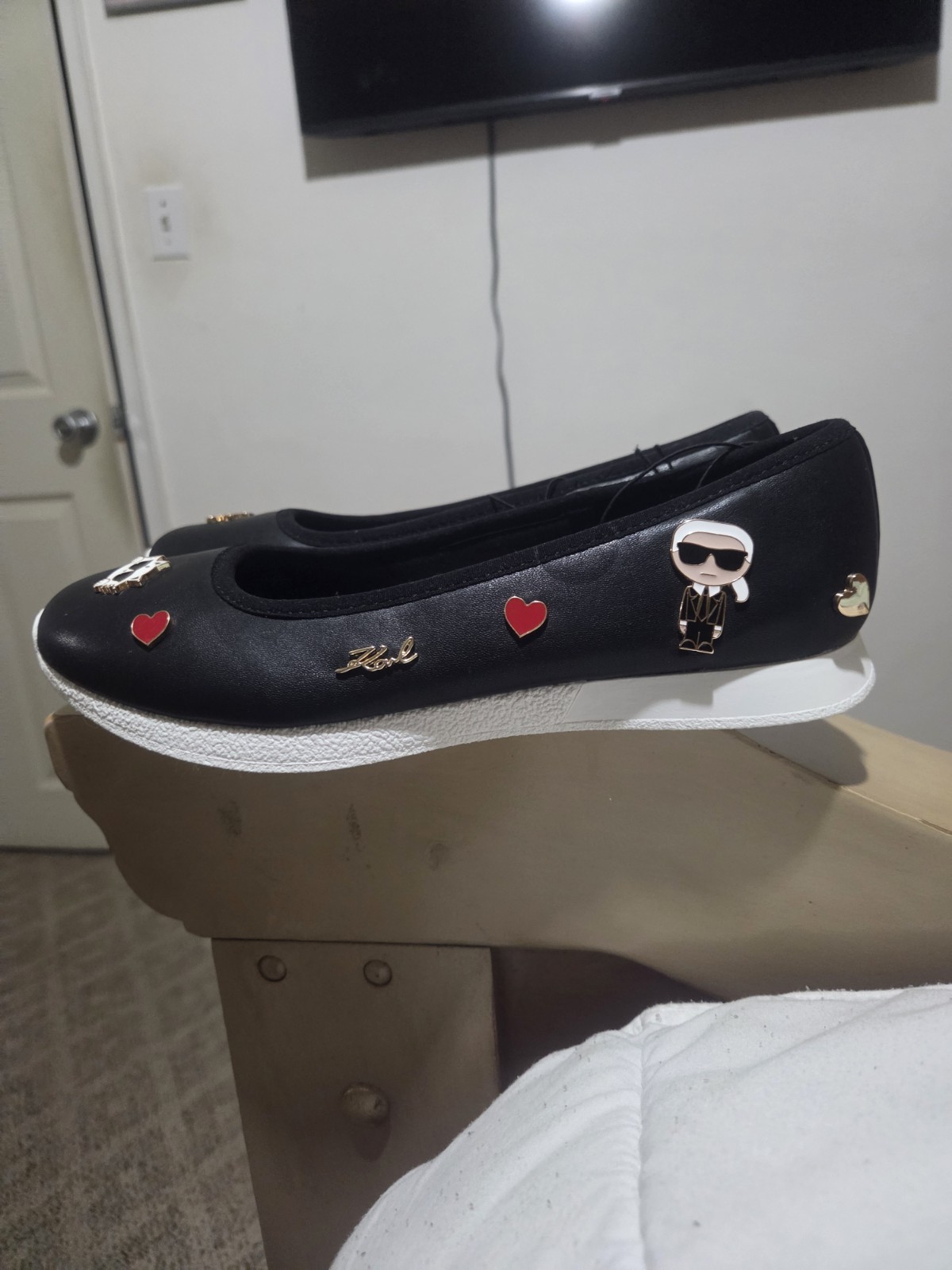 Karl Lagerfeld Paris Women’s Black Canvas Slip-On Ballet Flats 7.5 M Logo Heart