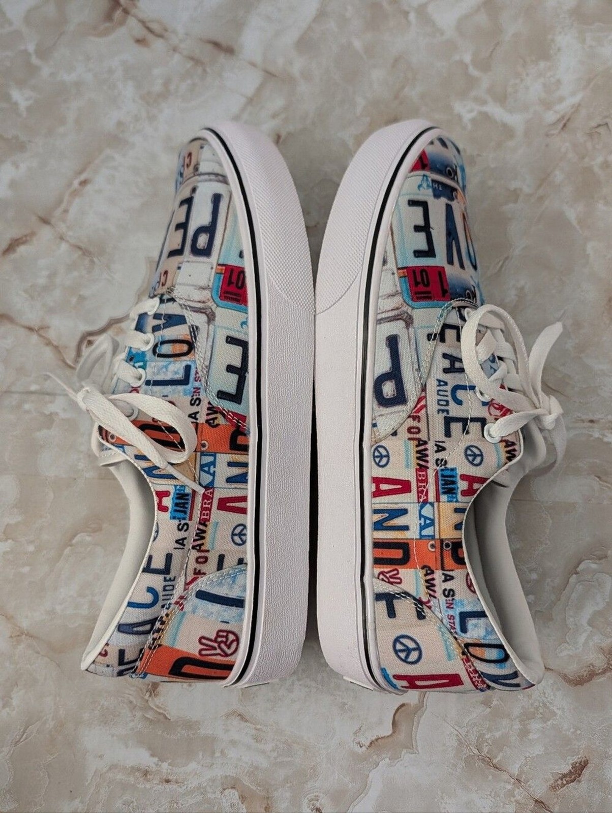 Yes We Vibe Casual Low-Top Graphic Lace-Up Sneakers – Multicolor Woman’s Sz 7