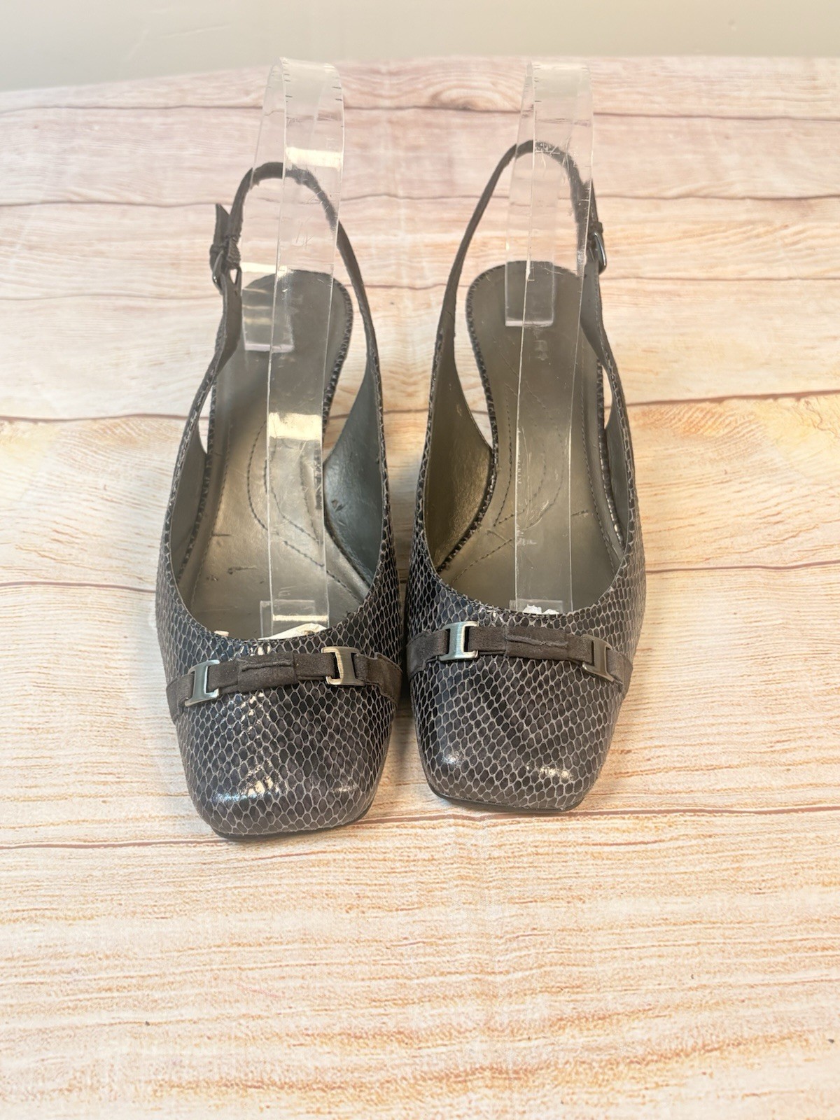 Tahari Women’s Sz 10M Ta-Elena Black/Grey Reptile Print Slingblack Block Heels