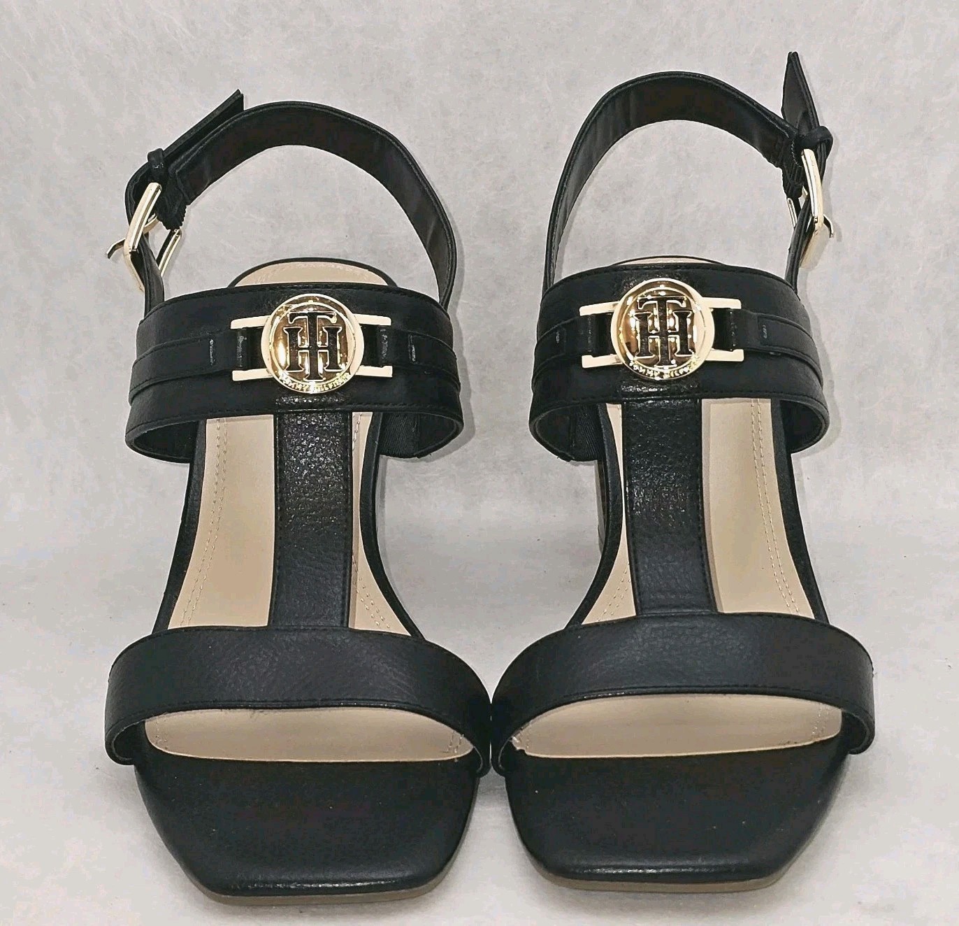 NWOT Tommy Hilfiger Garza Block Heel Black Faux Pebbled Leather Sandals 9½ M