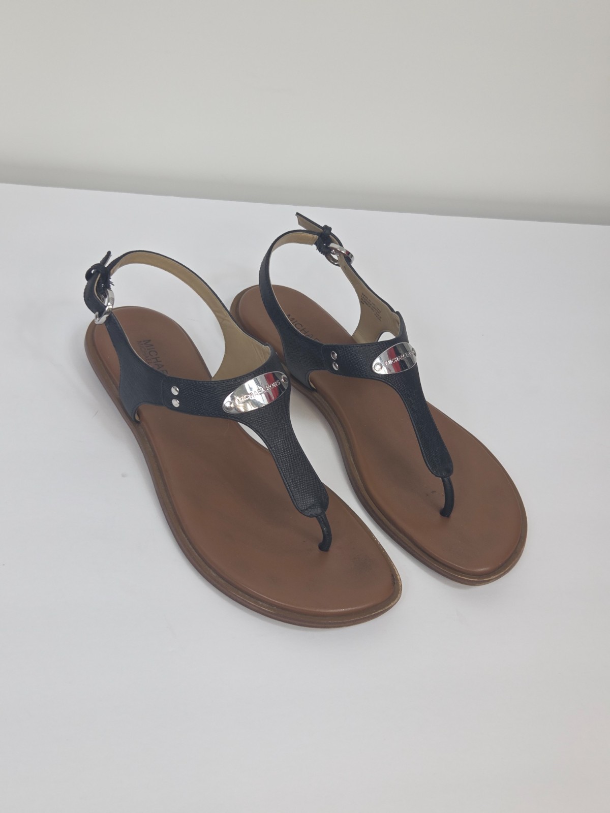 Michael Kors Women’s MK Plate Logo Thong Flat Sandal Size 8M