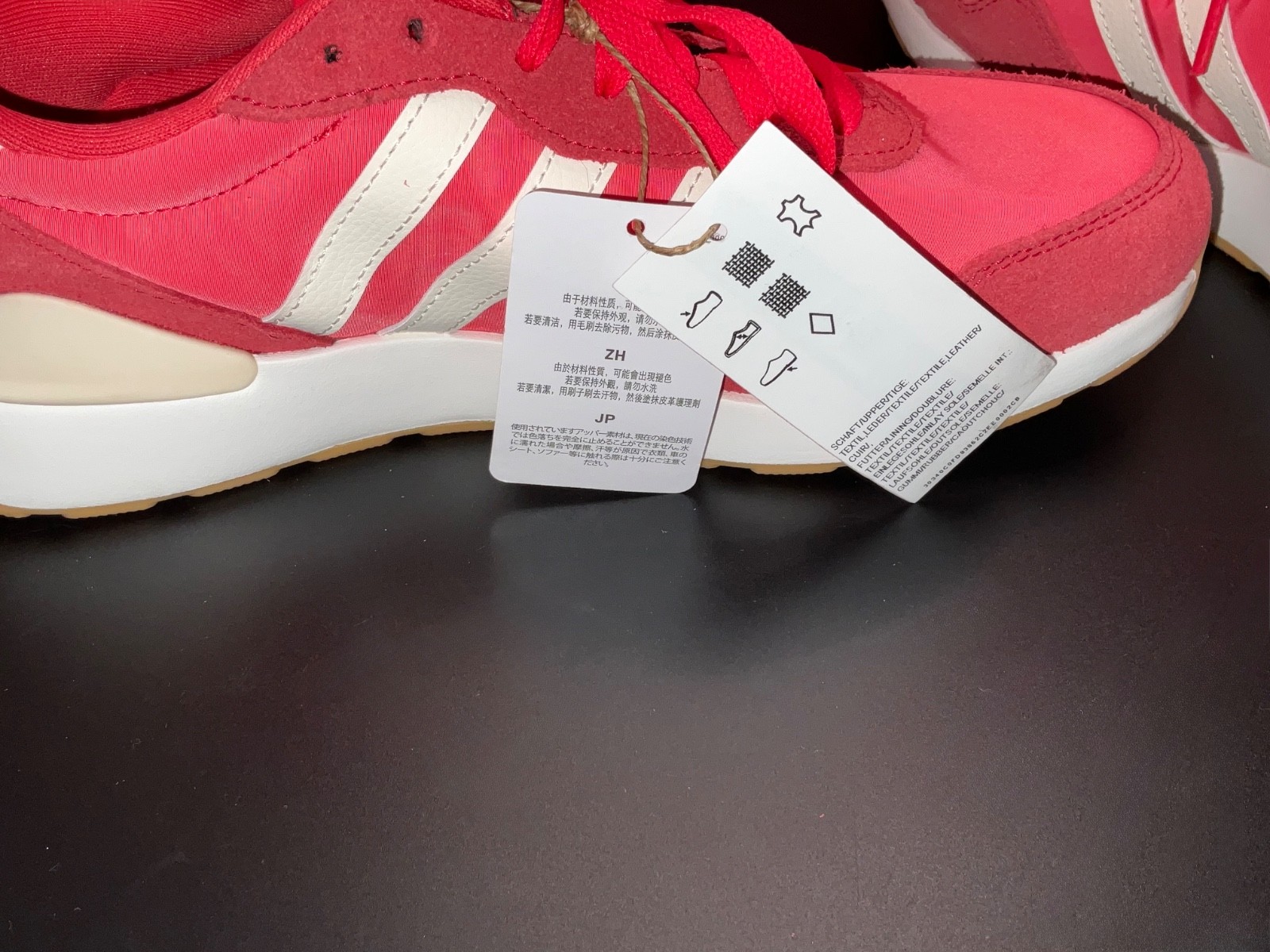 Adidas RUN 60s 4.o Red. NWT.NO Box. US Women’s 8.0/Men’s 6.5