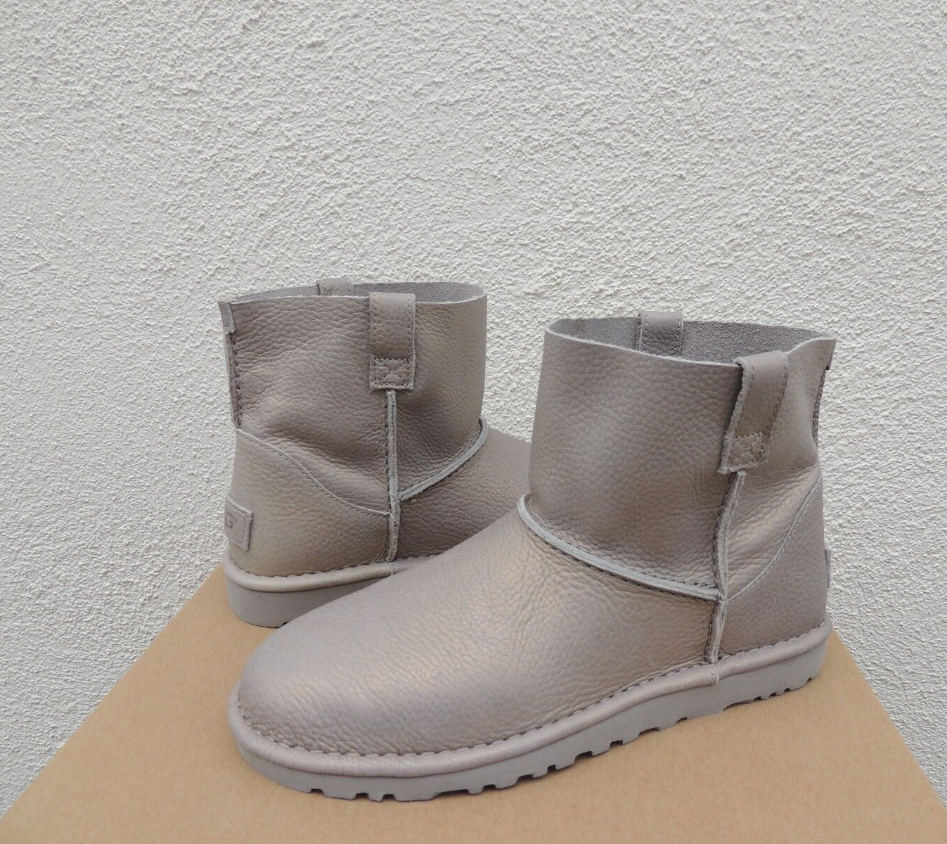 UGG CLASSIC UNLINED METALLIC SILVER LEATHER BOOTS, WOMEN US 11/ EUR 42 ~ NEW