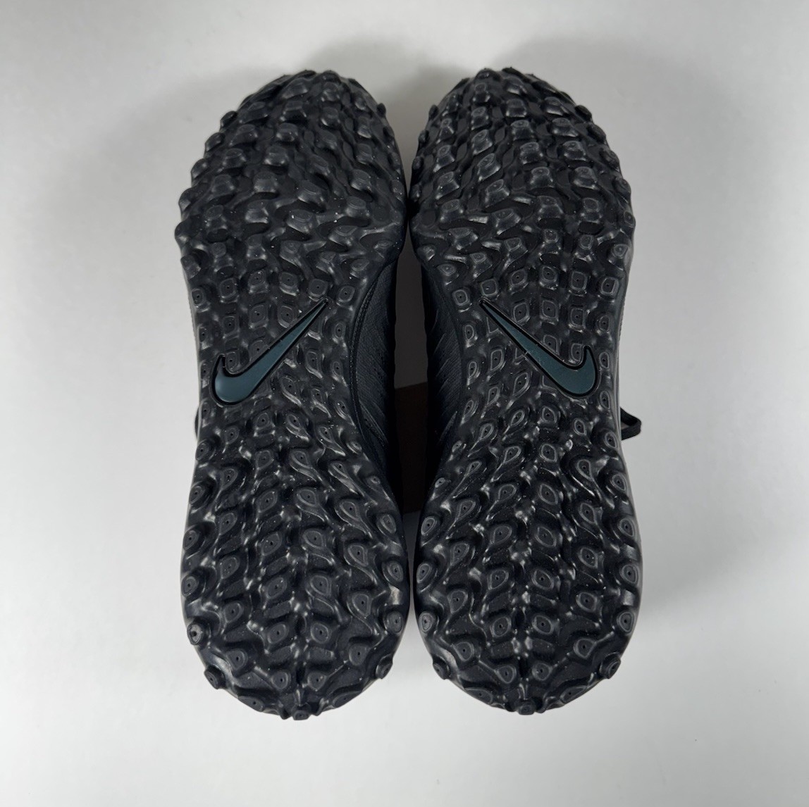 NIKE Phantom Luna 2 Academy Turf Soccer Shoes Black Women’s 8 *NEW* FJ2566-002