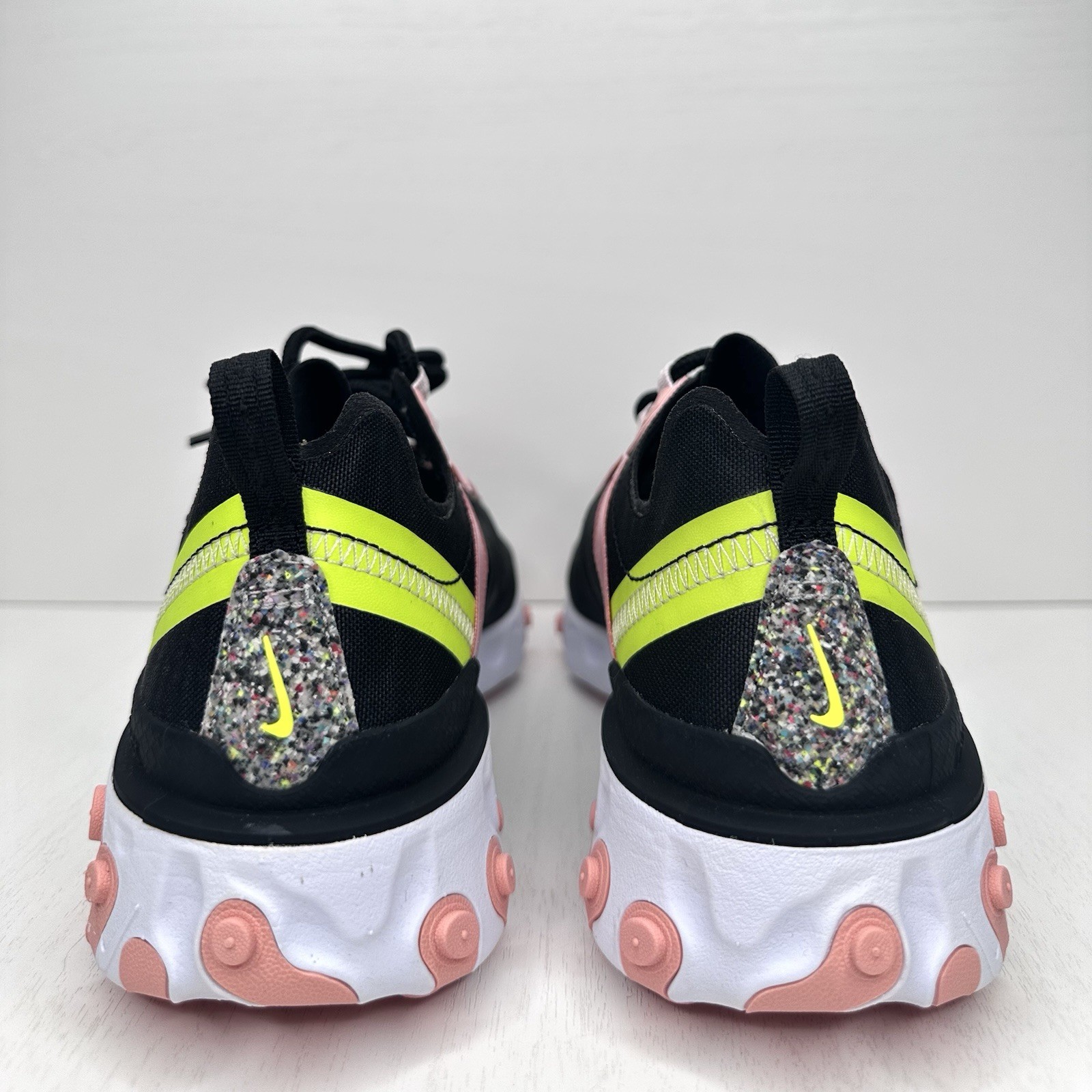 NIB Nike CD6964-002 Women React Element 55 PRM Shoes Sneakers Black Coral Size 6