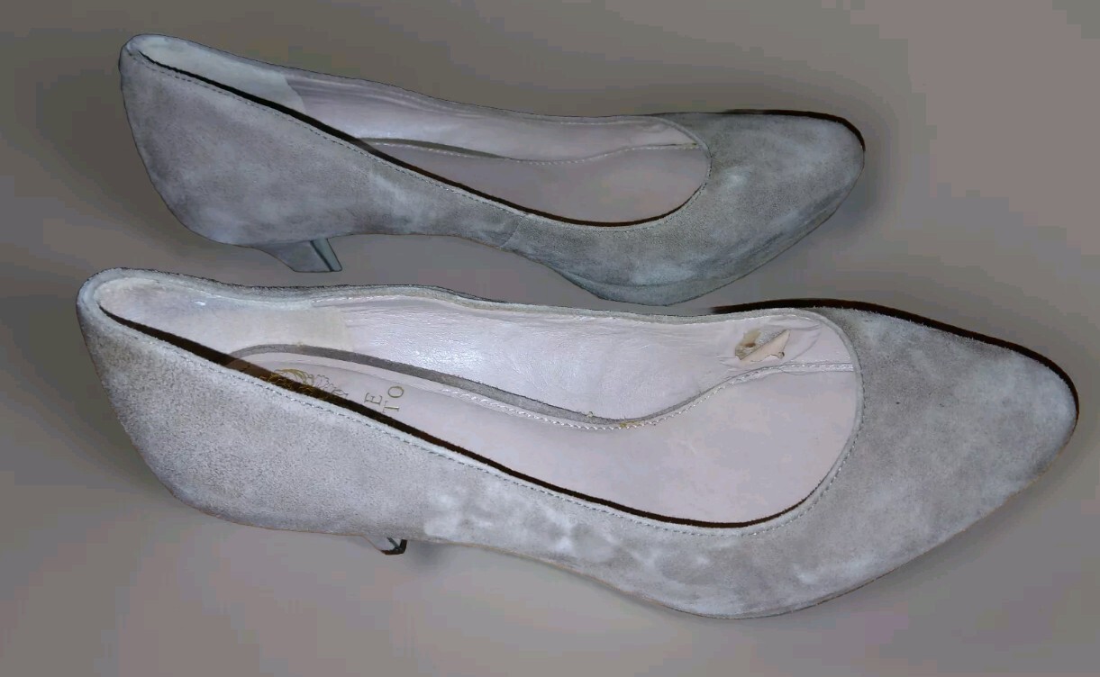 Women’s Size 9.5 M Vince Camuto Beige Suede High Heels- Please See Description