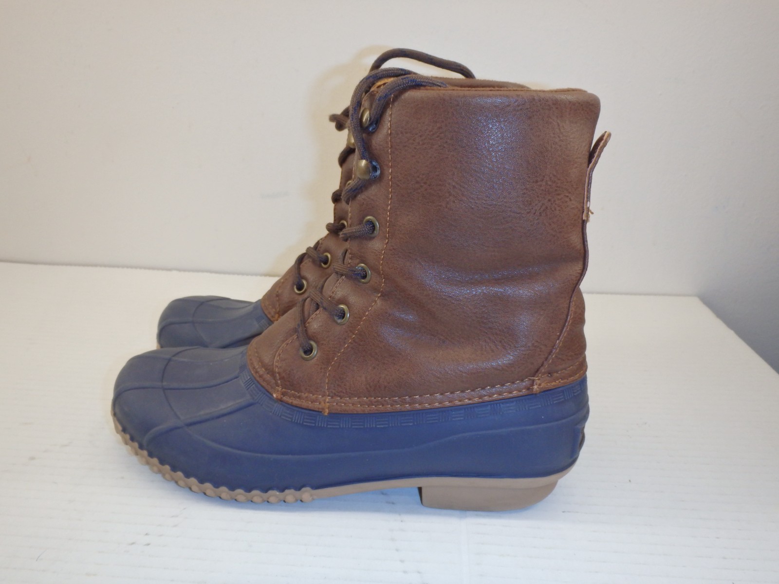 London Fog Womens Boots sz 7 Wonder Cold Weather Duck Waterproof # H677