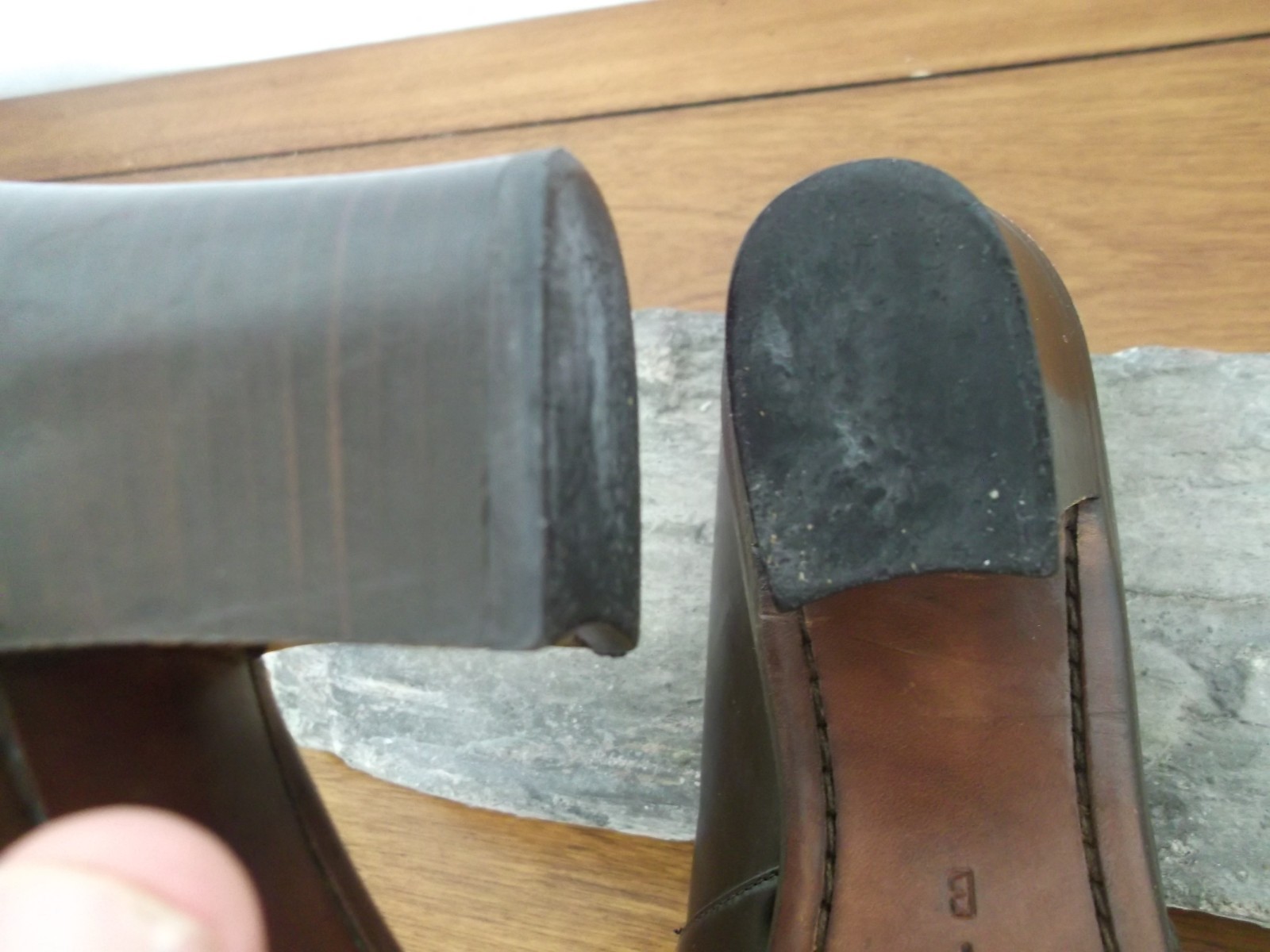 COLE HAAN Italy Women’s Sz. 7 B/ 2.75in high Chocolate Leather Pump Dress Heels
