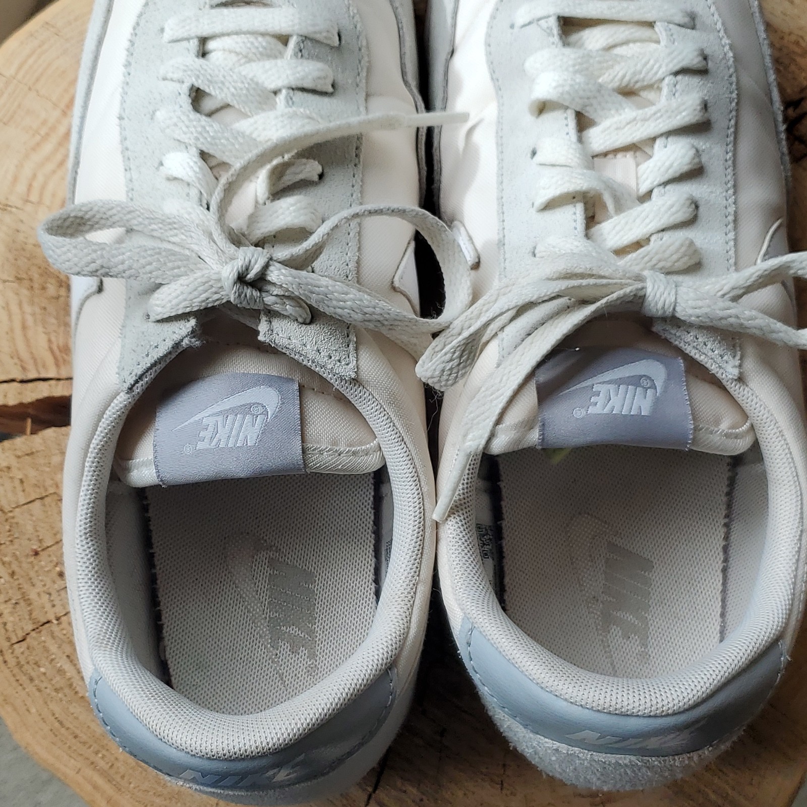 Nike Daybreak White Creme Low Top Sneakers 9.5 Womens