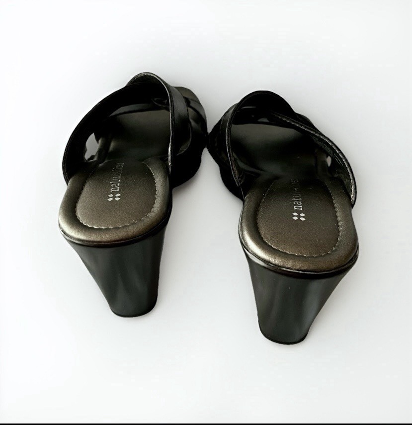 Naturalizer Black Leather Crisscross Slide Sandals 8.5 M Casual Party Travel