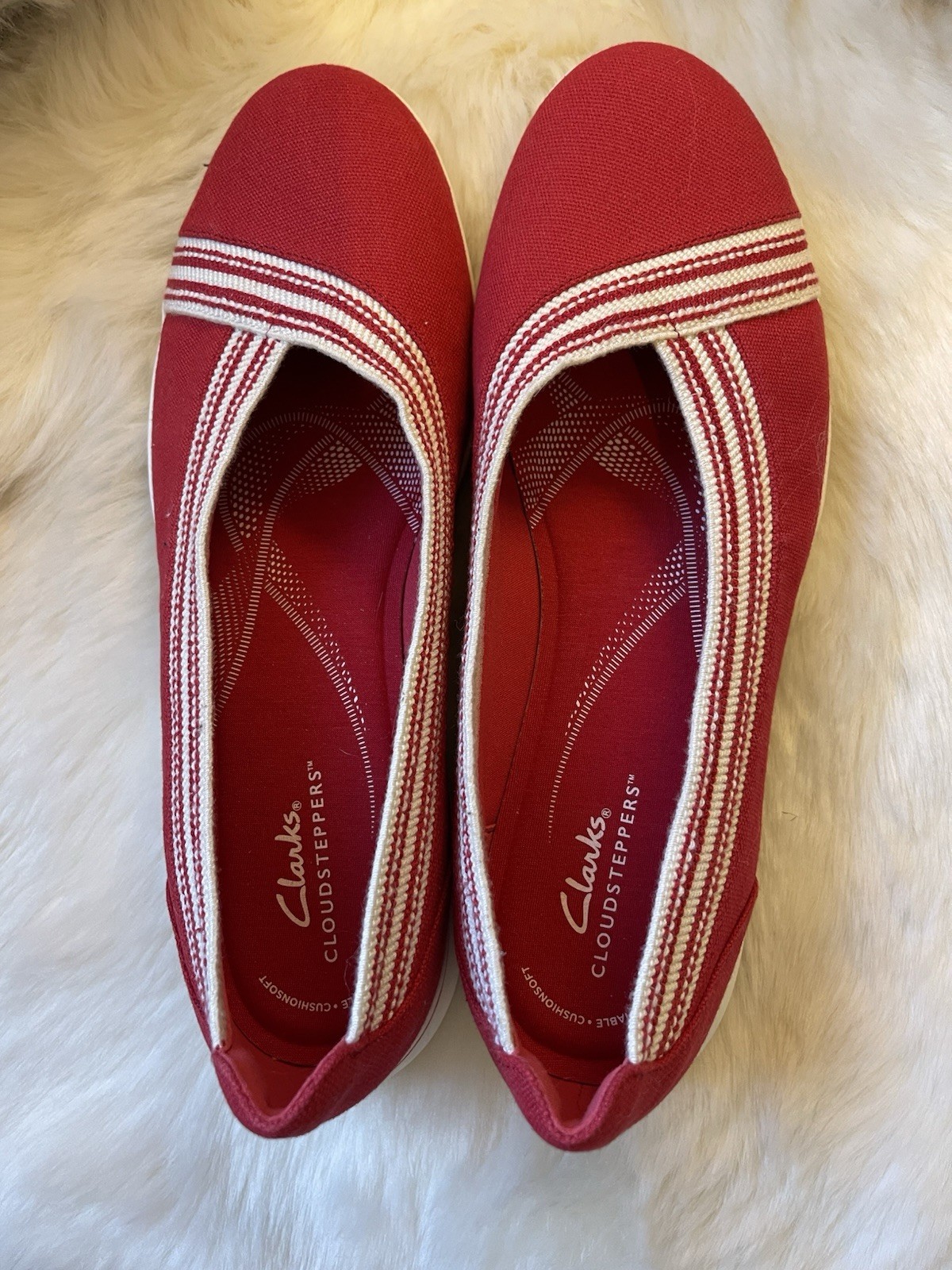 Clarks Cloudsteppers Red White BreezeSky Air 11 NWOB Sporty Preppy Flats Comfort