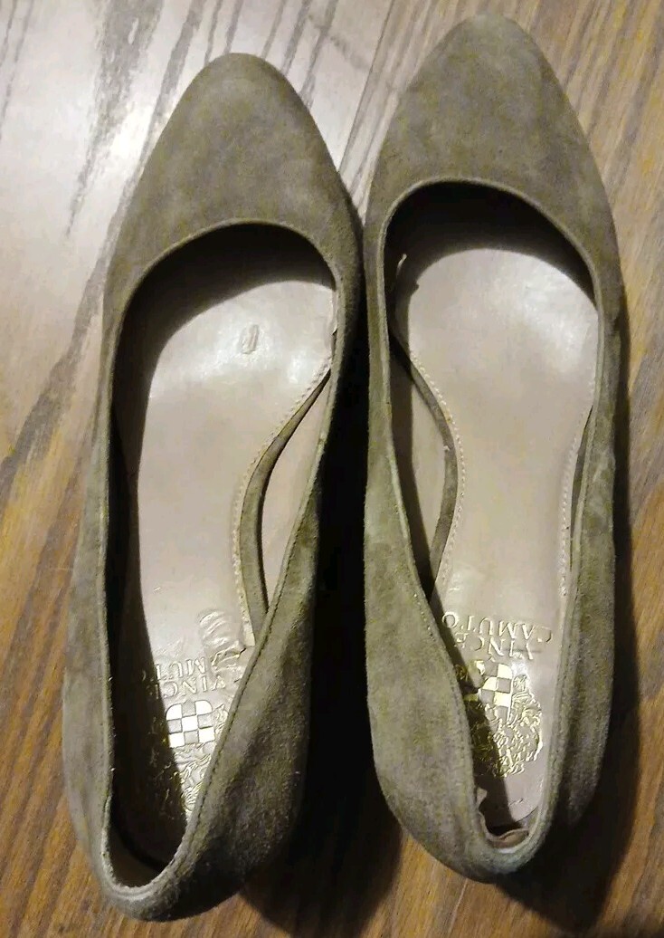 Women’s Size 9.5 M Vince Camuto Beige Suede High Heels- Please See Description