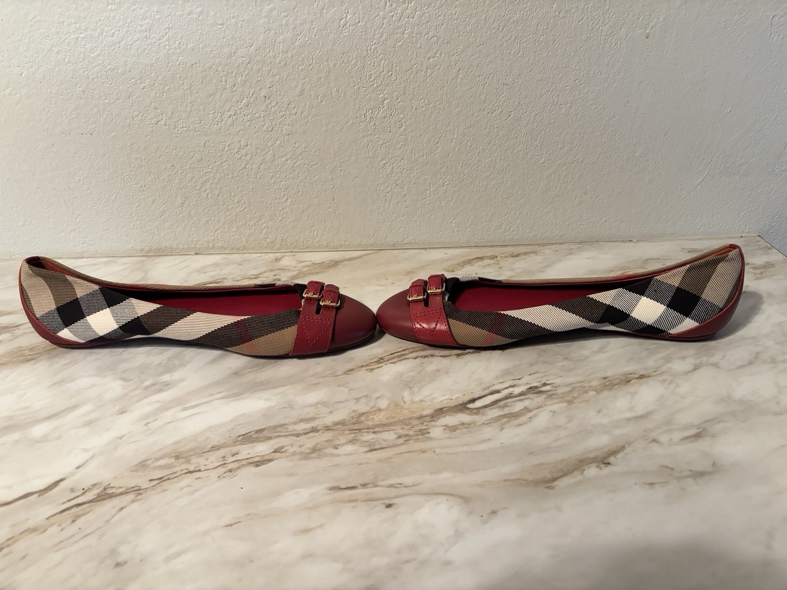 New Burberry Avonwick Nova Check Red Burgundy Leather Ballet Flats Sz 38 1/2 US9