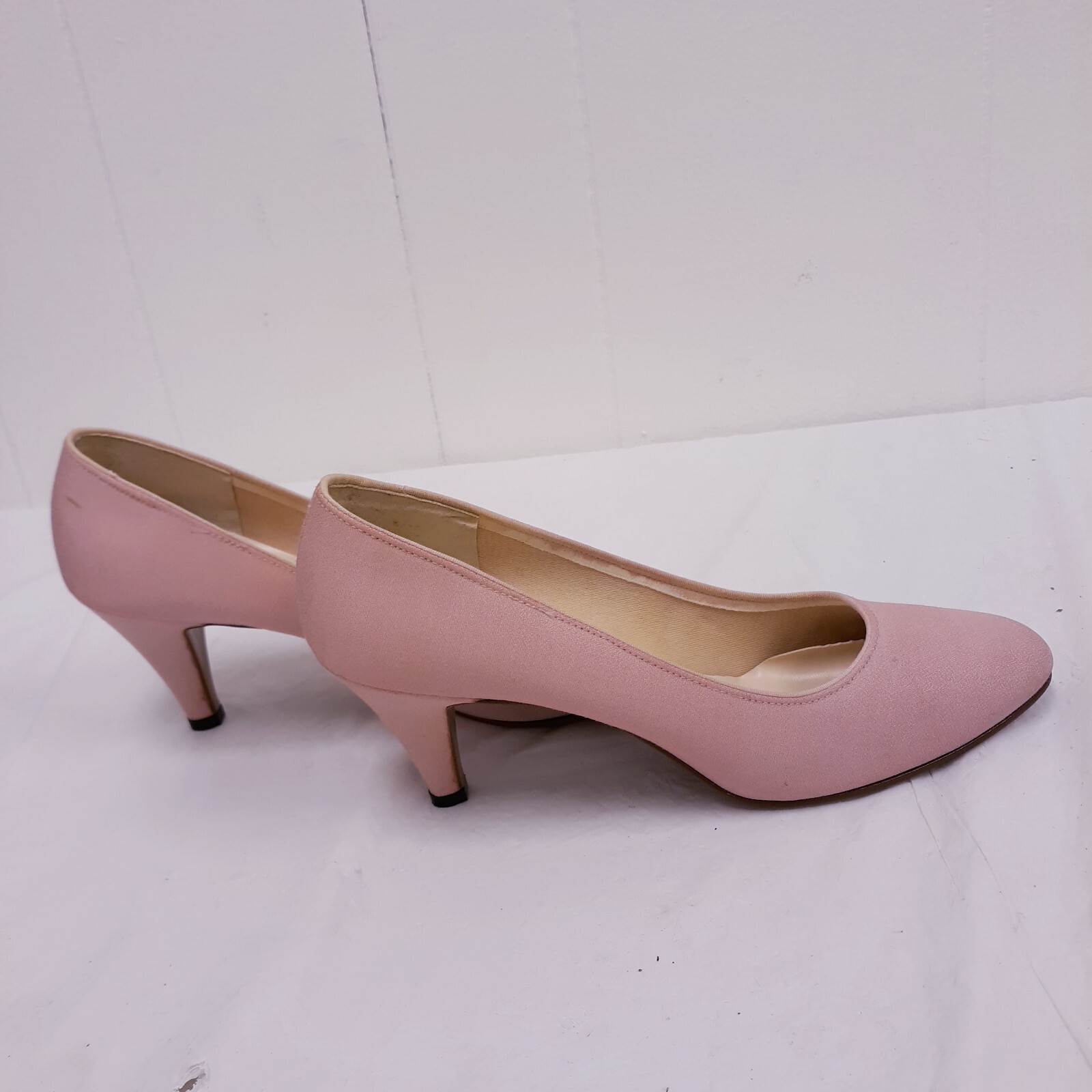 Dyeables heels Women’s Pump, Pink, Size 9B with purse #1175