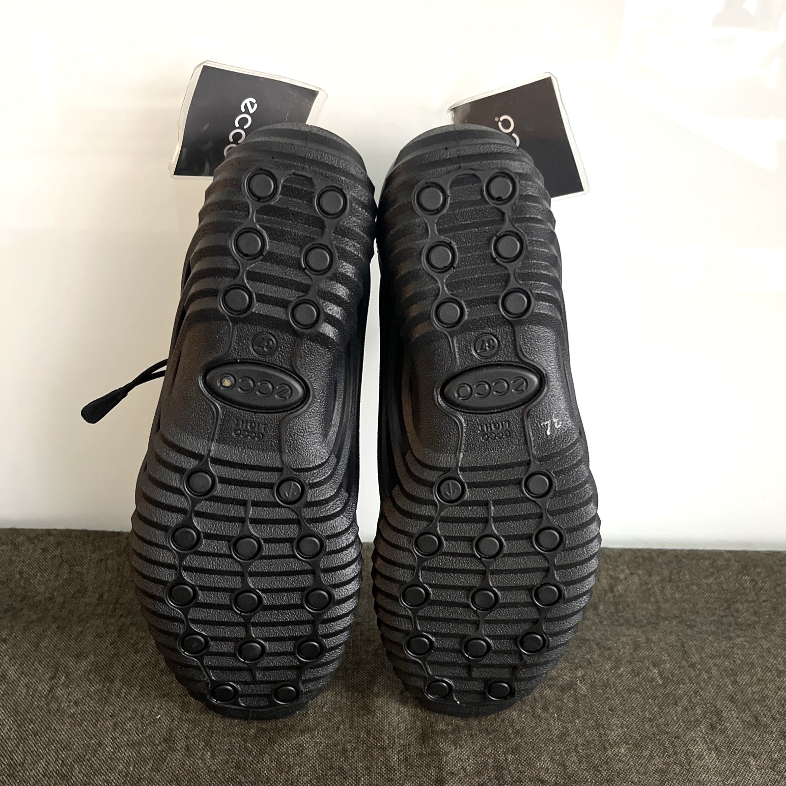 NEW! Ecco Light Vibration I Toggle Slip On Black Leather Sneakers EU 37 US 6-6.5