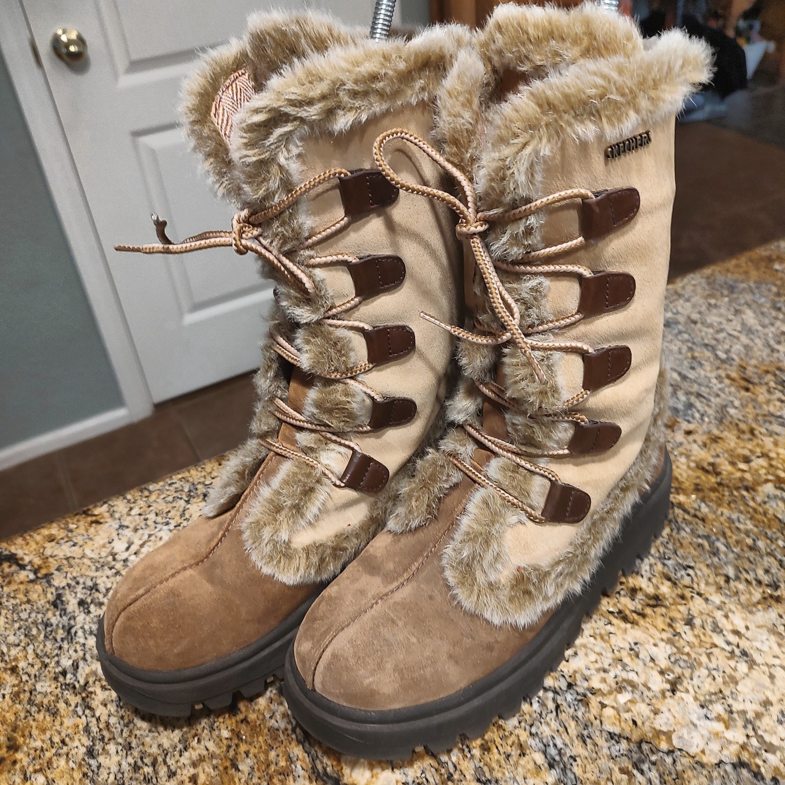 Skechers Brown Faux Fur Lined Boots Size 8 U.S. ID SN 45708