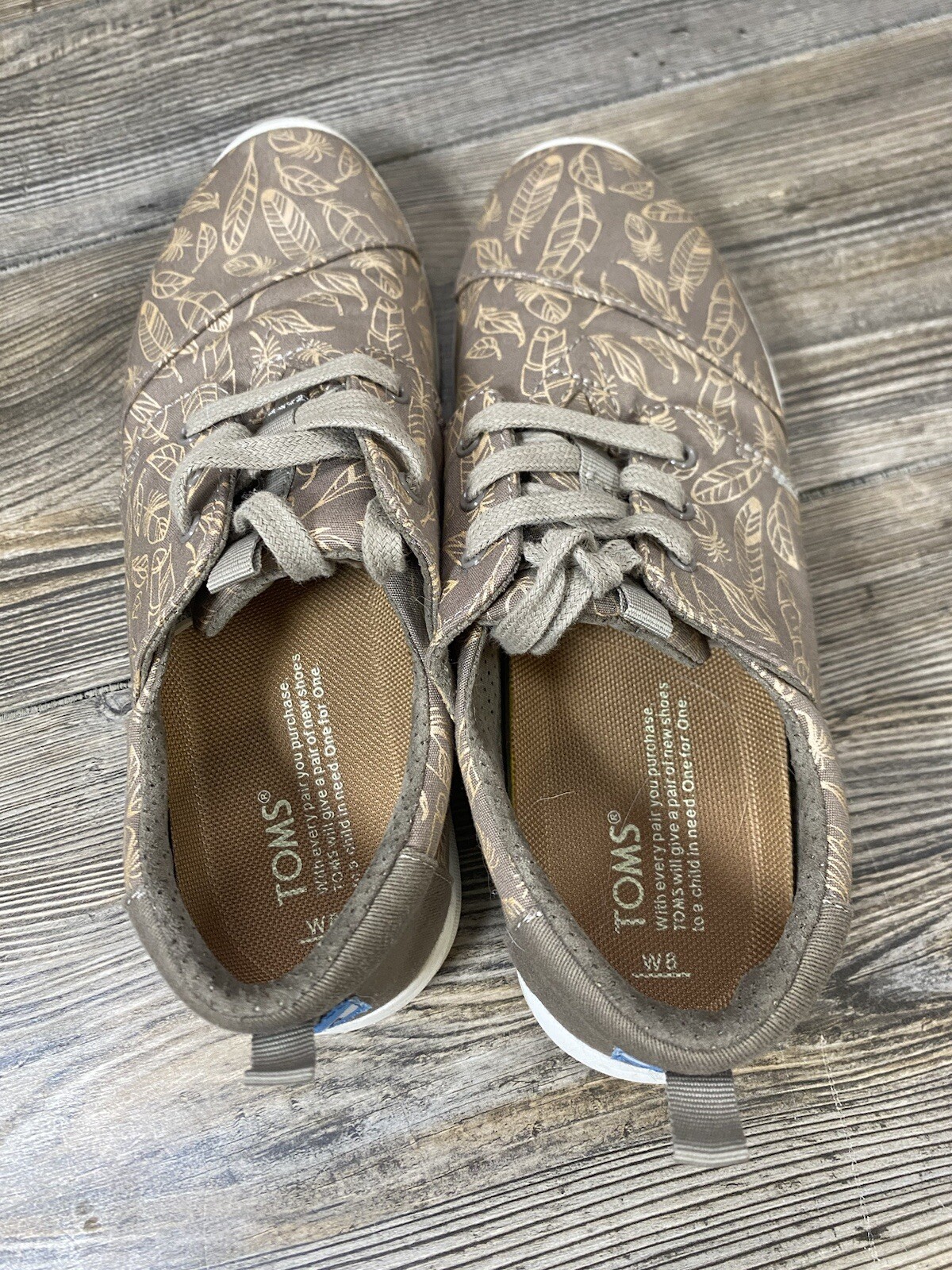 Toms | Del Rey | Casual Walking Sneaker | Golden Leaf Pattern | Women’s Size 8