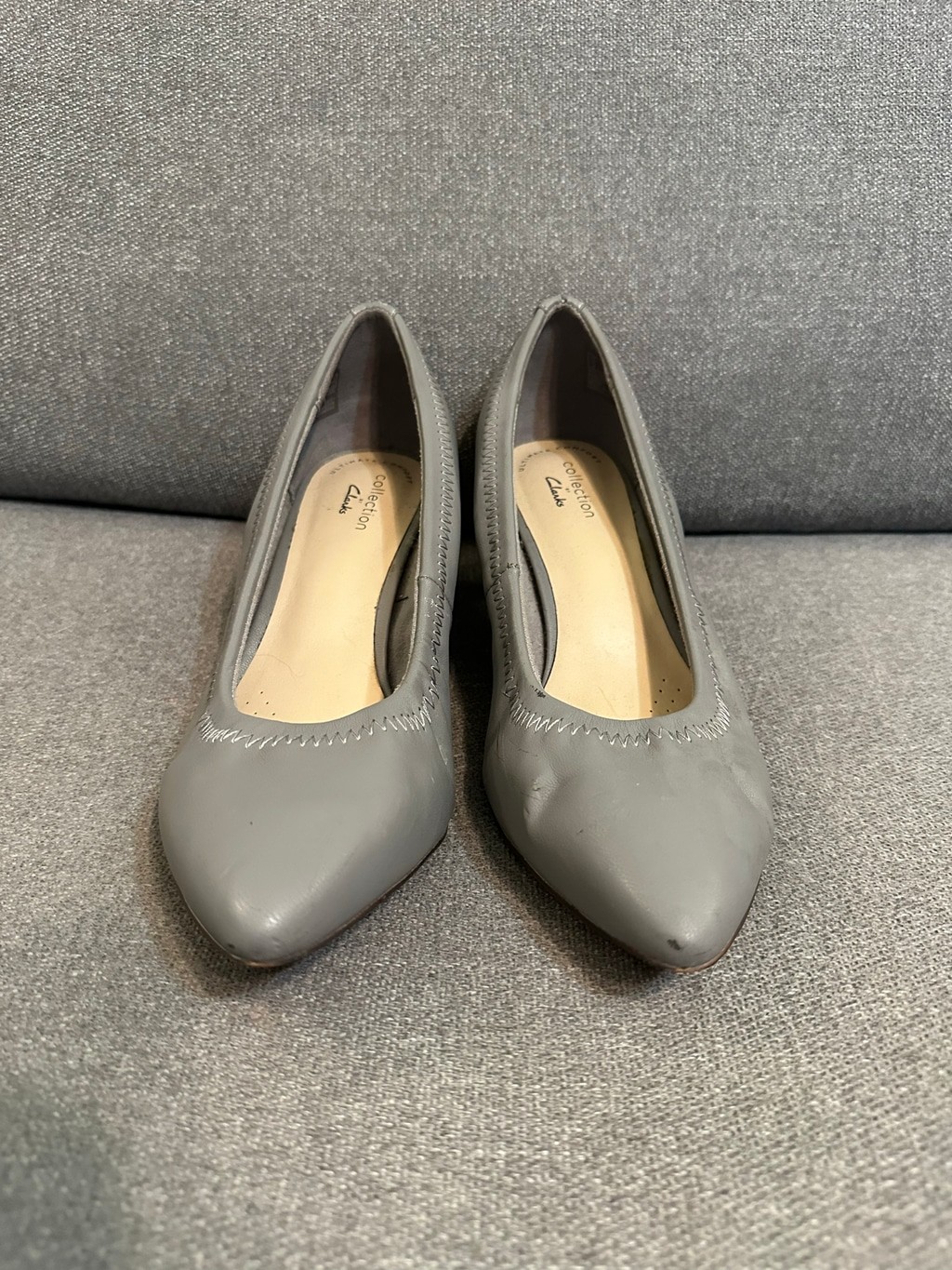Clarks Ultimate Comfort Grey Kitten Heel Pumps Size 7.5 Formal Business Workwear
