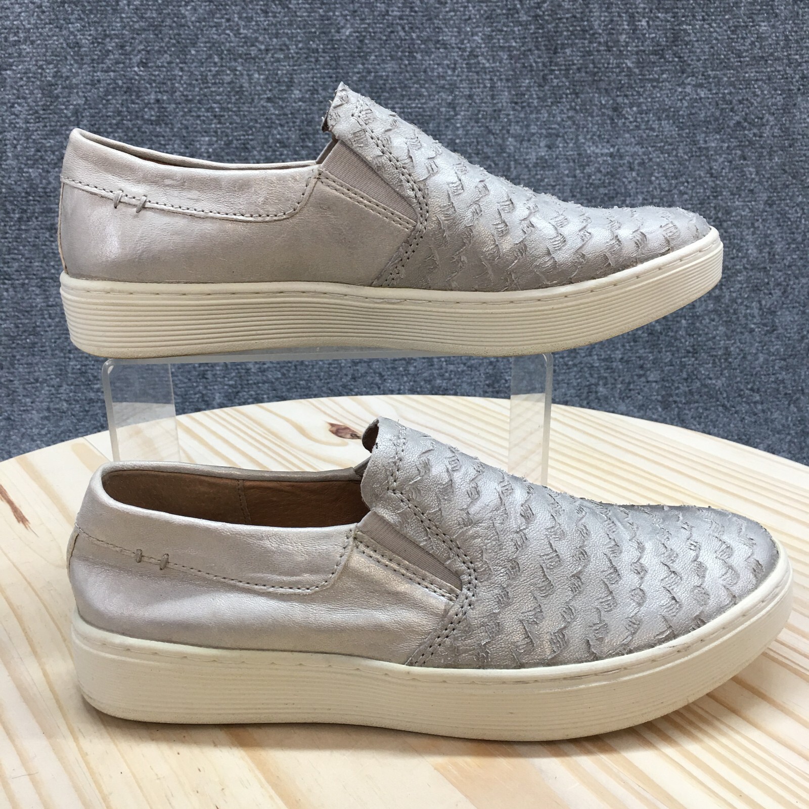 Sofft Shoes Womens 8.5 M Somers III Slip On Sneakers Gray Leather Casual Comfort