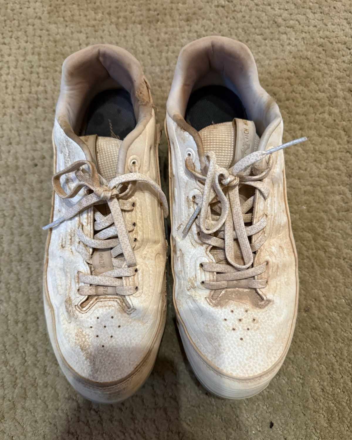 Mizuno Women’s White Softball Cleats Shoes US 10 Medium MOLDED SPIKES