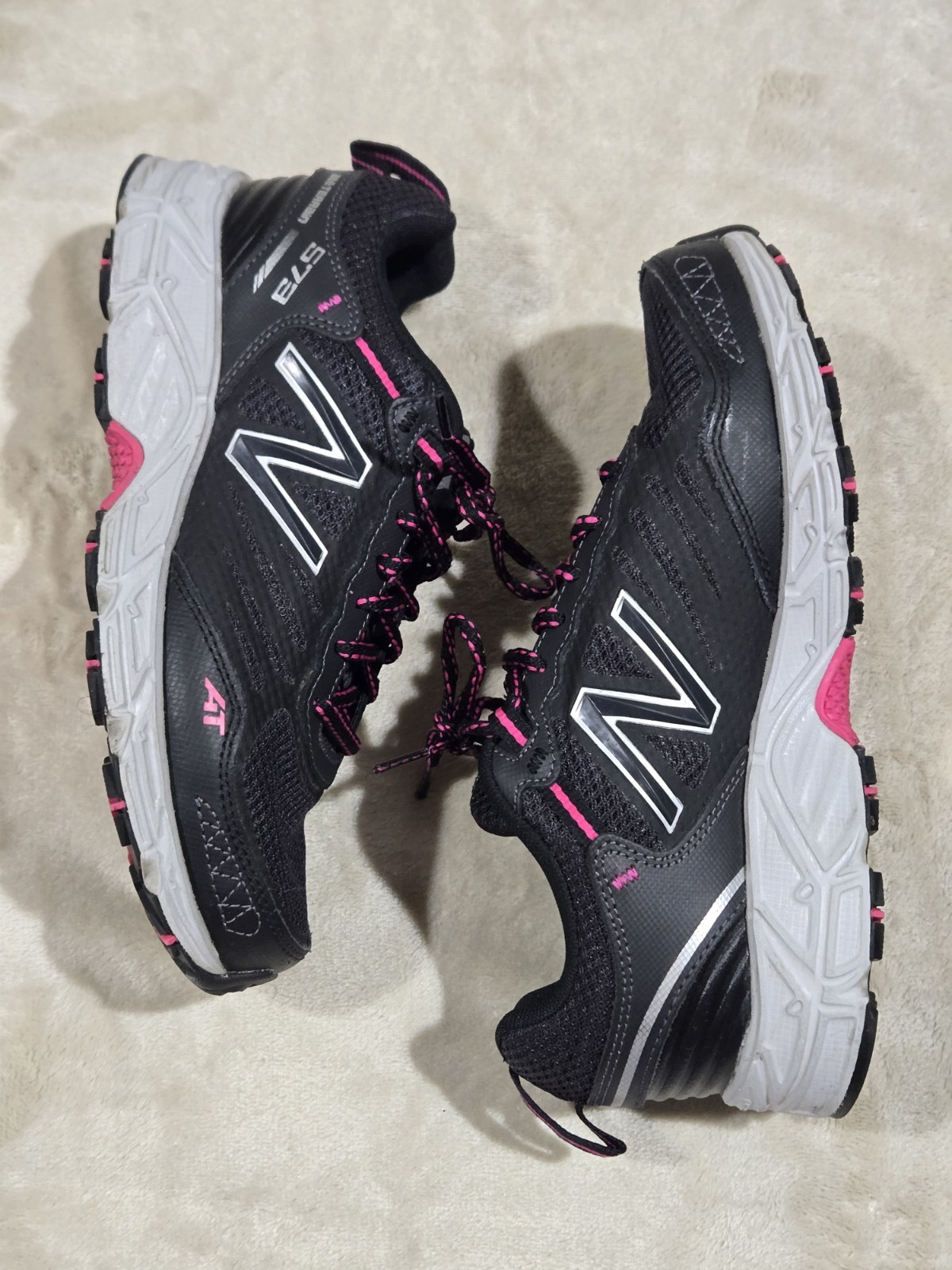 New Balance 573 All Terrain Womens 8 D Wide Trail Running Shoes Black Pink