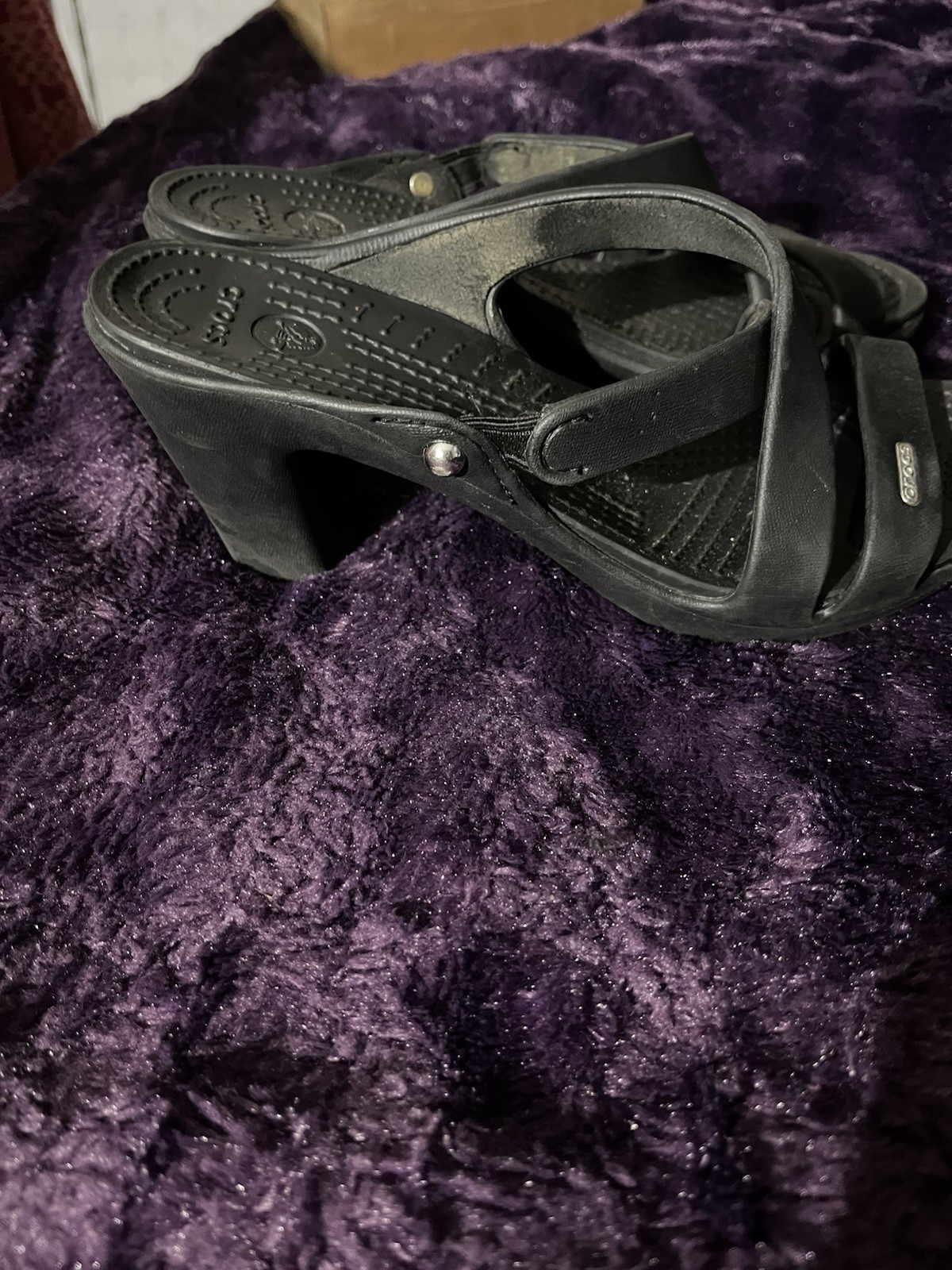 Crocs Women’s Black Strappy Wedge Slip-On Sandals Synthetic Upper Size 8