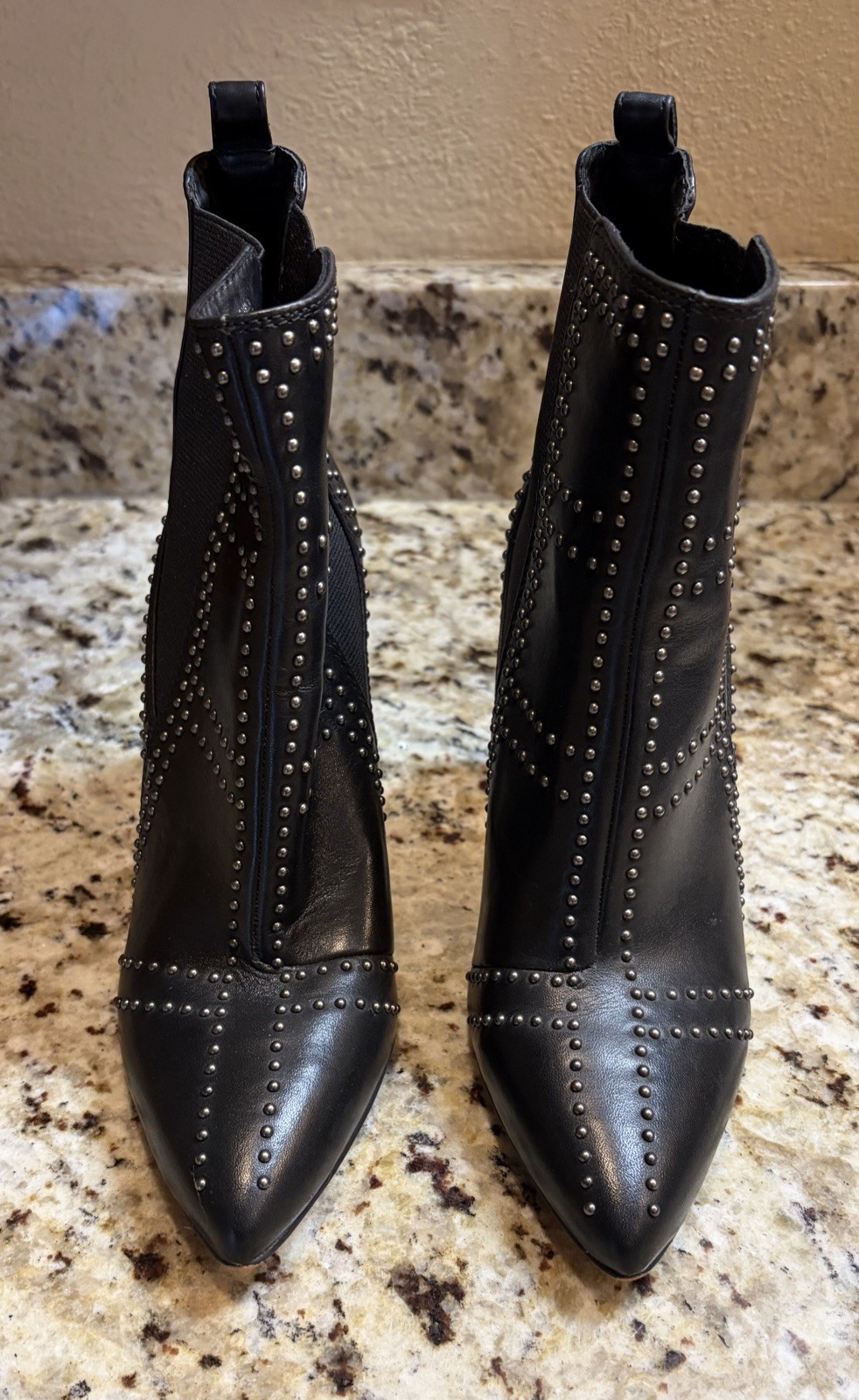Vince Camuto Basila Women’s Studded Ankle Boots Black Size 7