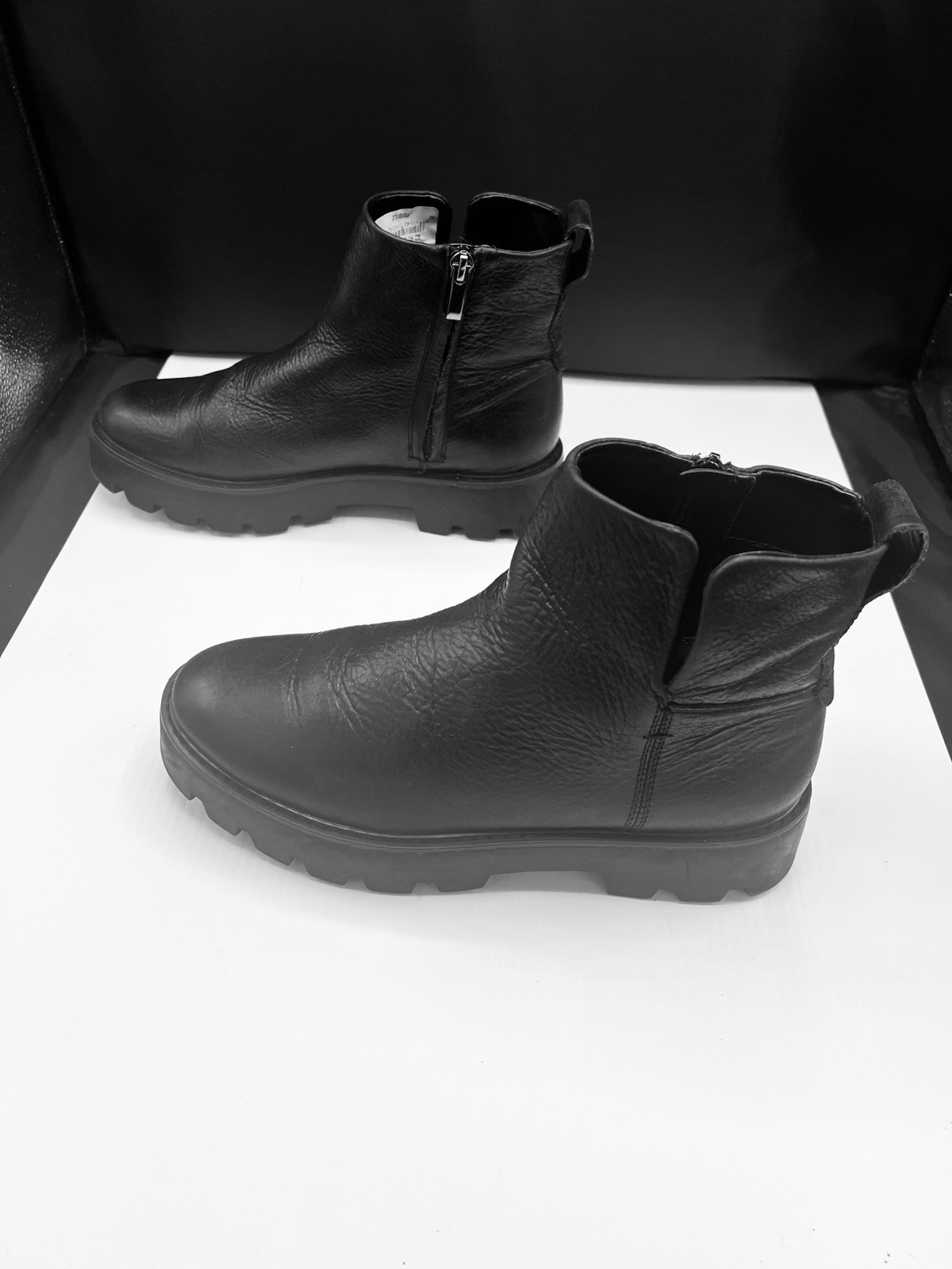 Franco Sarto Billie Black Leather Lug Sole Ankle Boots Women’s 7.5 Zip Comfort