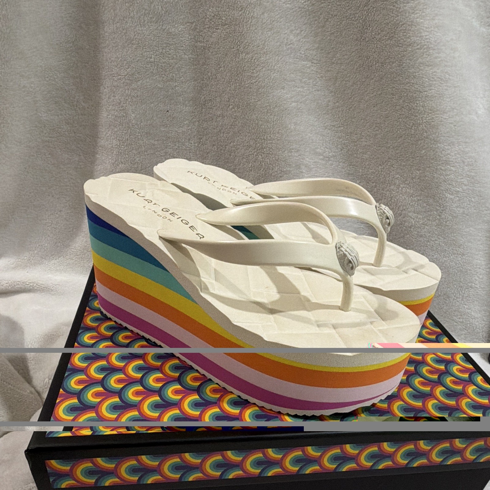 Kurt Geiger Kensington Flip Flop Sandal Wedge White Multicolor Striped US 7