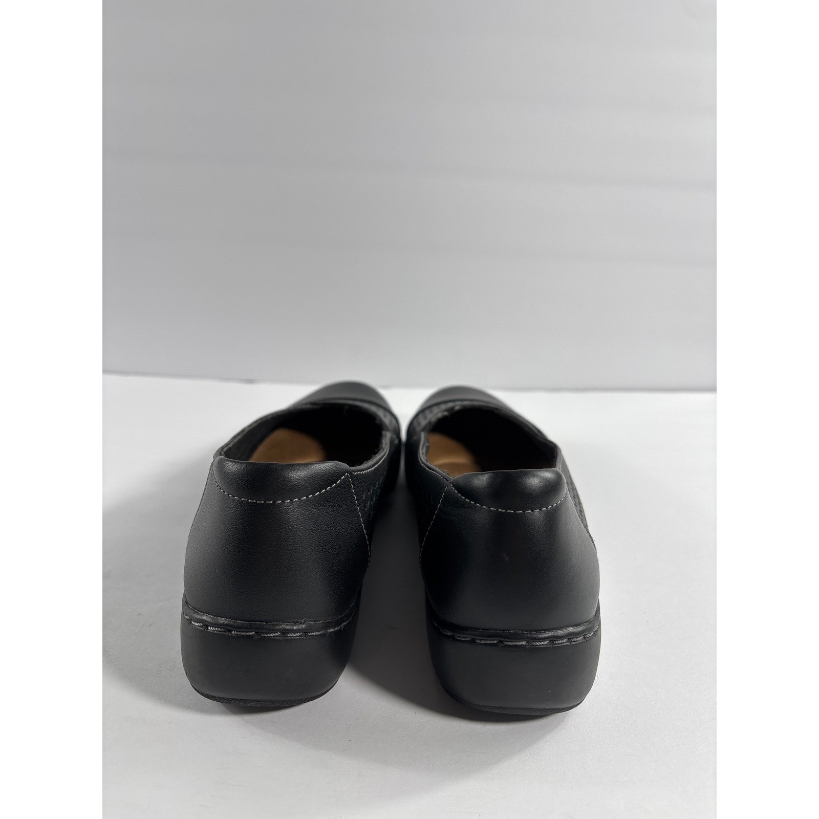Clarks Collection Cora Iris Black Leather Laser Cut Ballet Flat Womens 10M