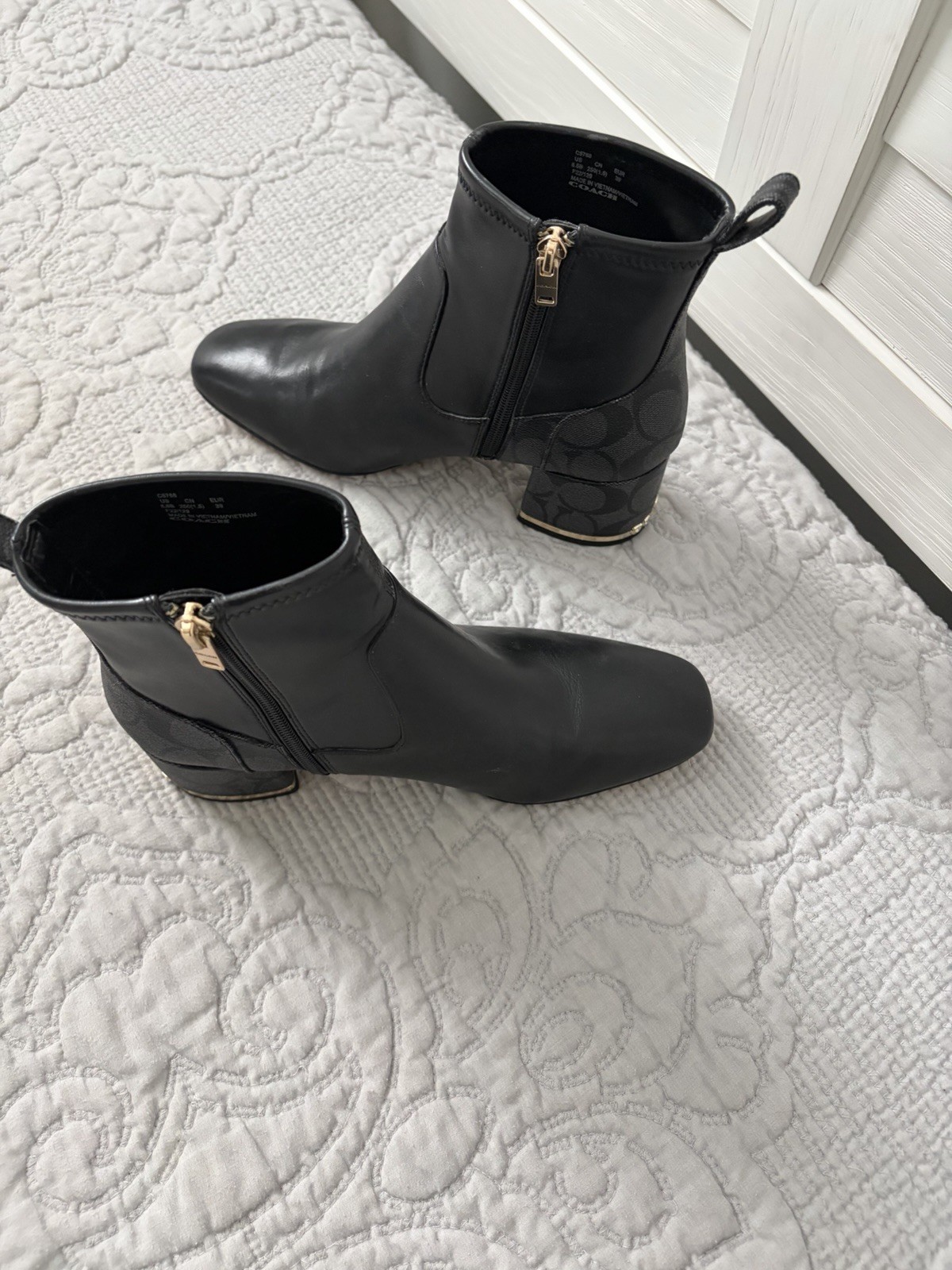 COACH Signature Black Leather Ankle Bootie Zip Almond Toe Women’s US 8.5 EU 39