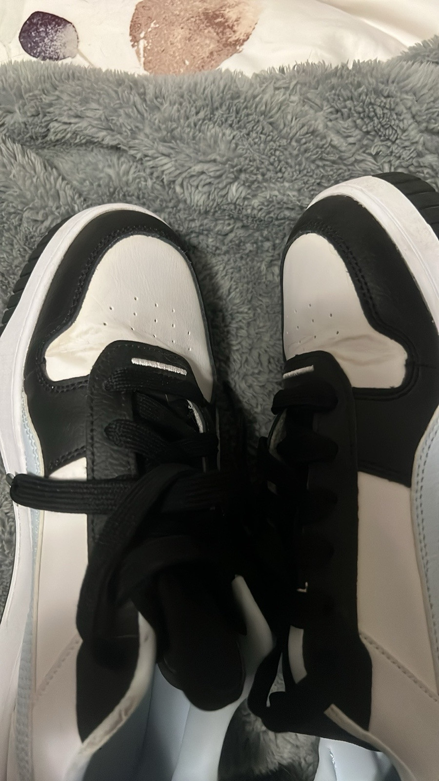 Trendy Street style Puma Carina Street Platform Sneaker – size 7.5