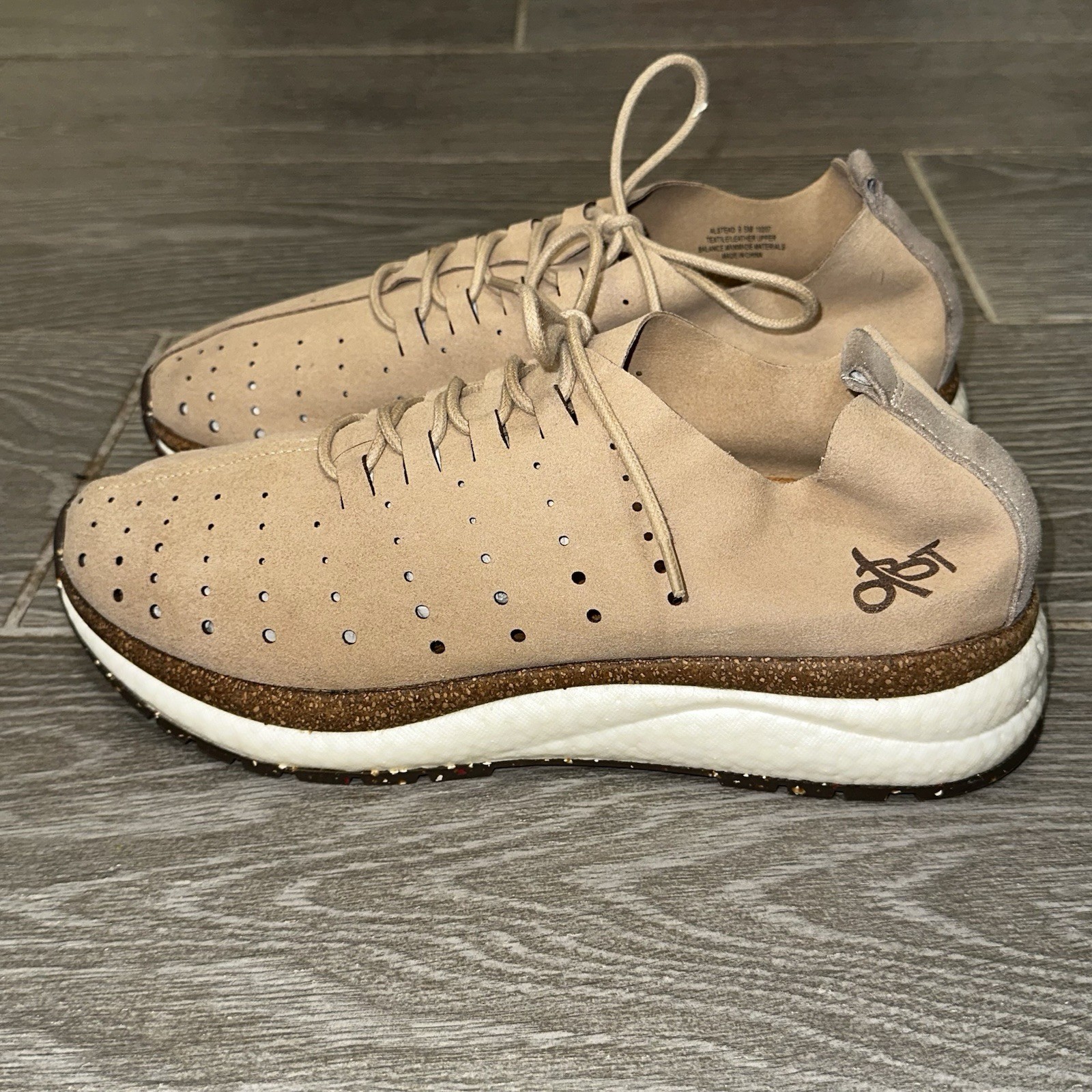 OTBT Alstead Comfort Sneaker Beige Vegan Suede Streetwear Activewear Women’s 9.5
