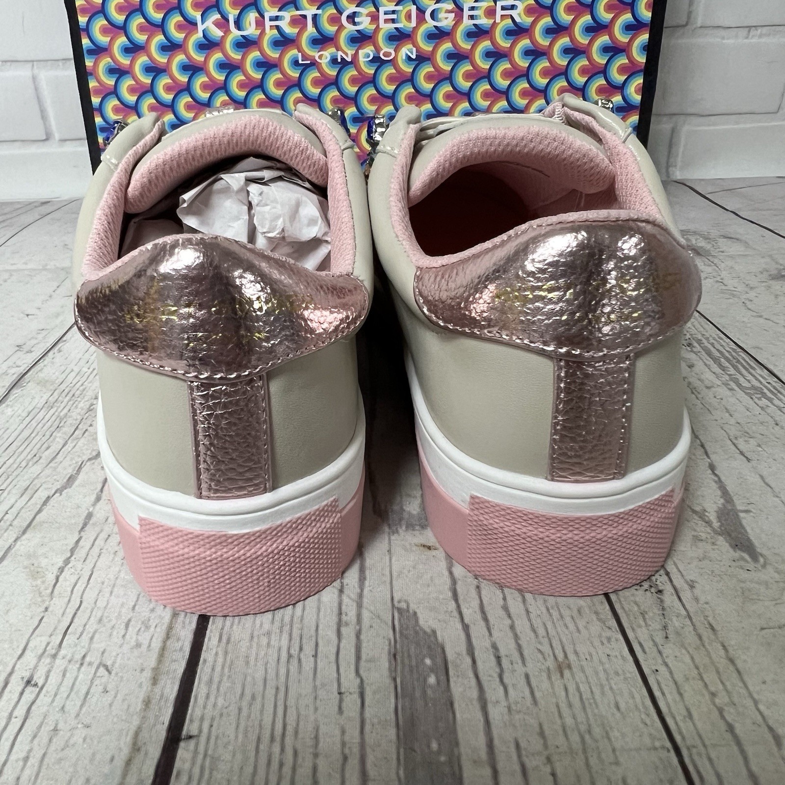 Kurt Geiger Mini Liviah Sz 4 Girl Beige Leather Multicolor Heart Crystal Accents