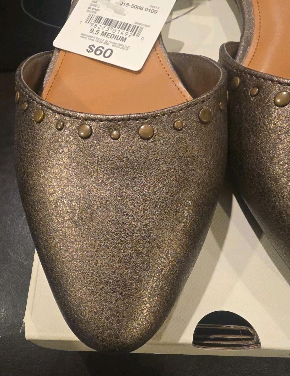 A.n.a Ana Darell Women’s Bronze Pointed Closed Toe Ballet Flats 9.5M