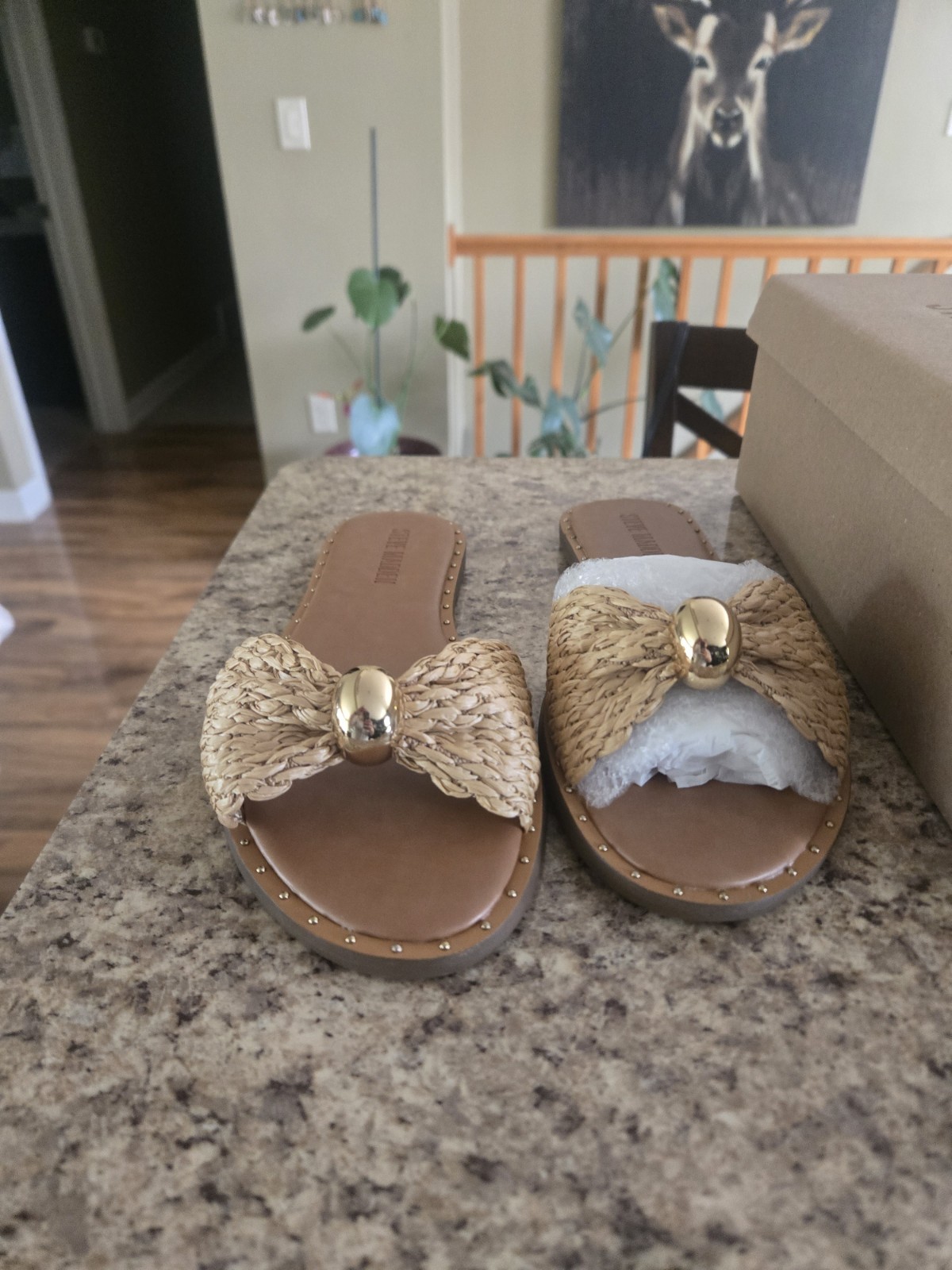 NIB STEVE MADDEN DIPSY NATURAL RAFFIA SANDAL SIZE 9M