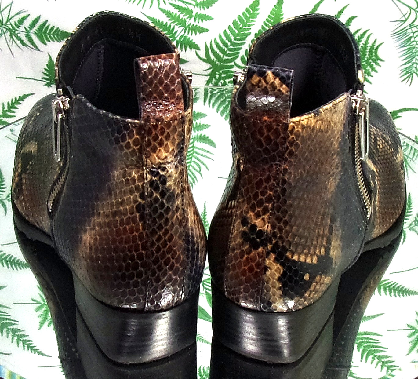 AQUATALIA FUOCO SNAKE PRINT LEATHER FASHION ANKLE BOOTS SHOES WOMENS SZ 7.5 M