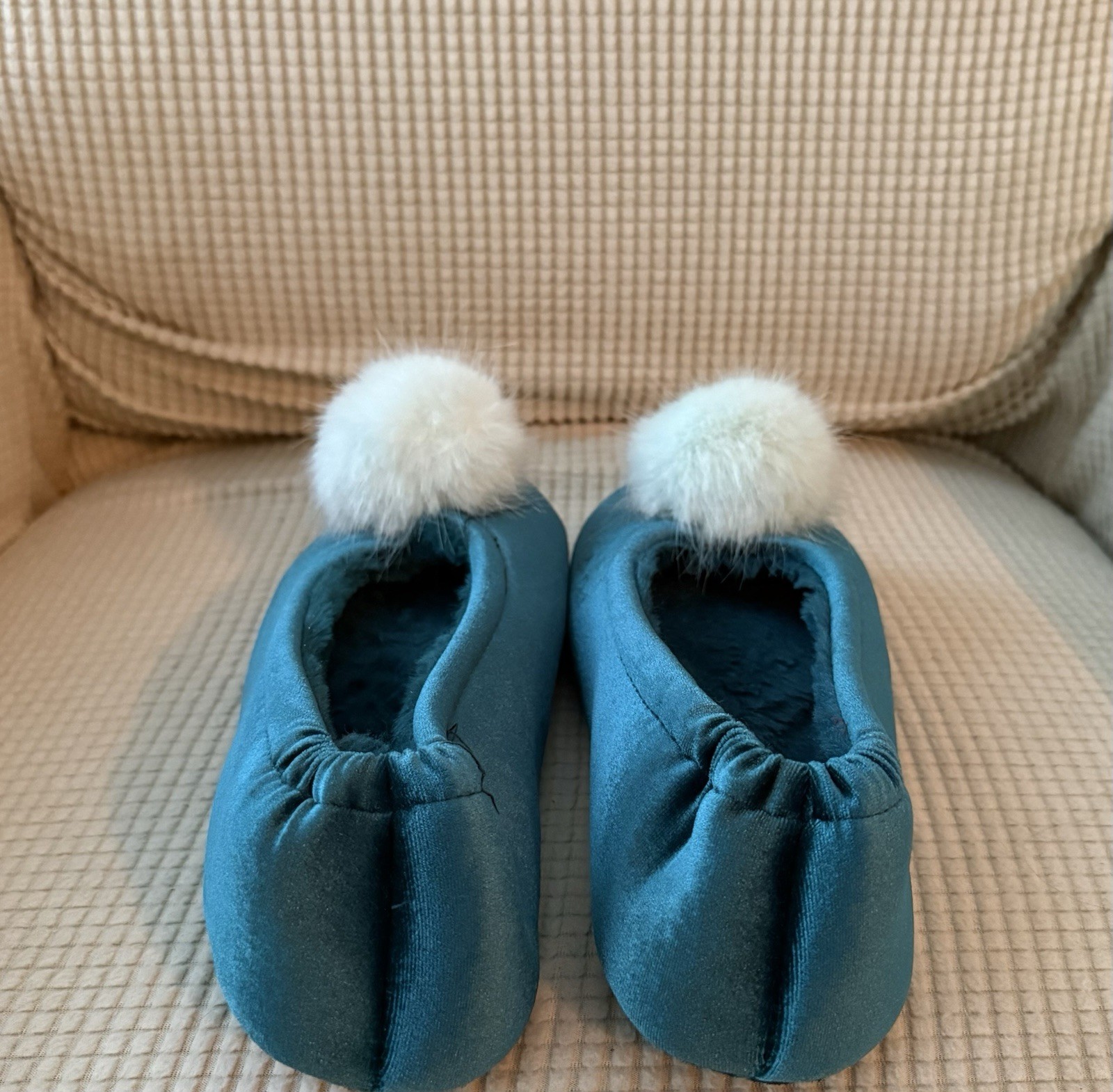 Women’s Old Navy Teal Velvet Pom-Pom Ballet Flat Slippers