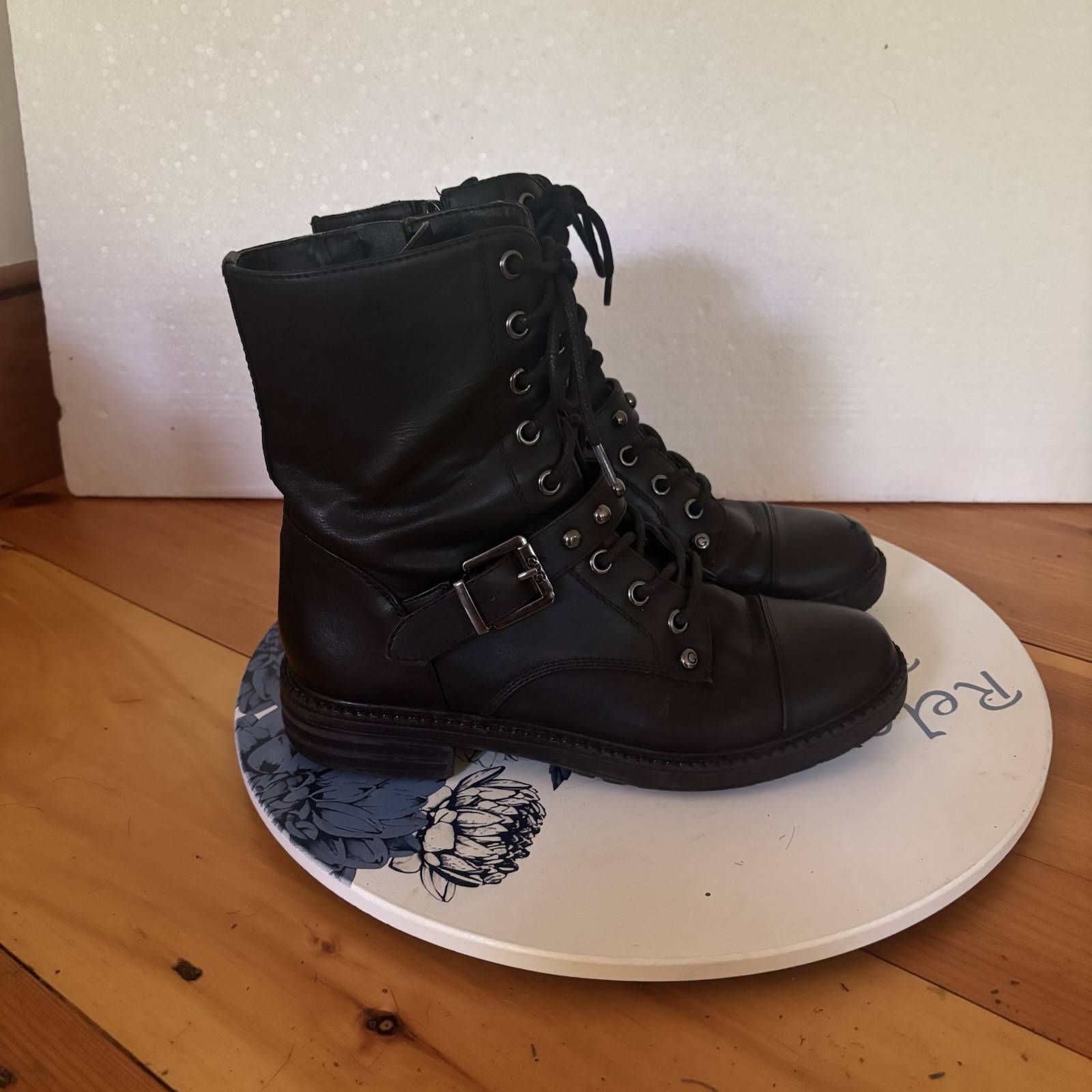 Guess Women’s Black Combat Boots Size 6M Studded Buckle Lace Up Moto Zip