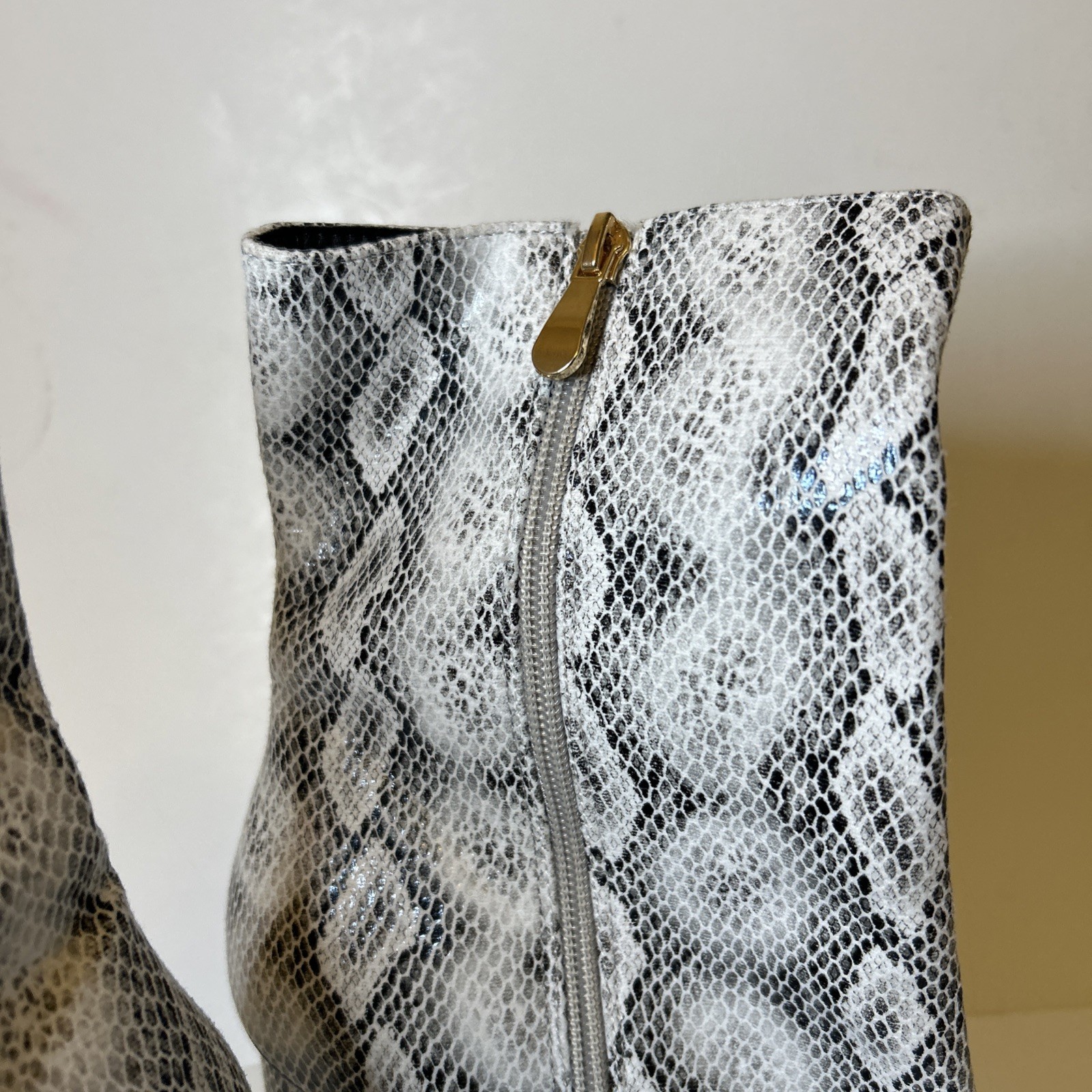 Fashion Nova Faux Snake Skin Heel Boots – Paw 45 – Multicolor – Women’s Size 11
