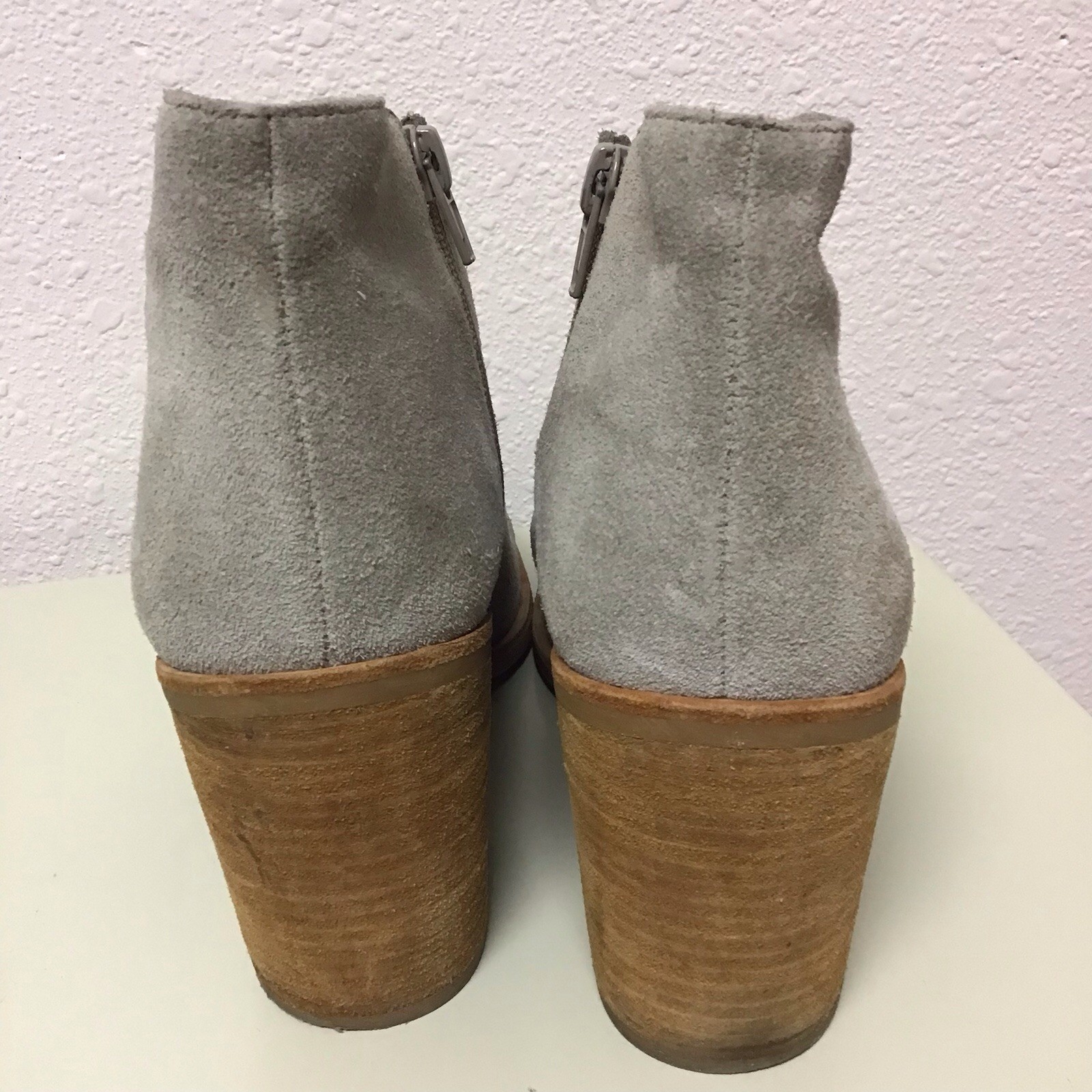 Jeffrey Campbell Kamet Neutral Taupe Bootie Sz 8 Stacked Wooden Heel