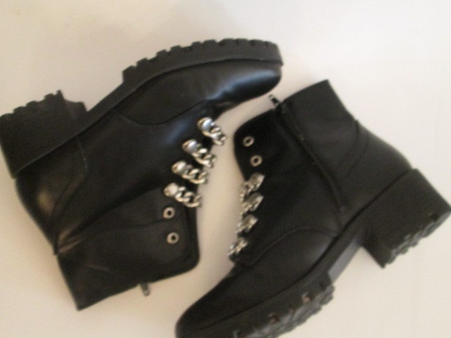 Black Combat Boots w Chains Side Zip Size 7.5 Med. Goth Punk