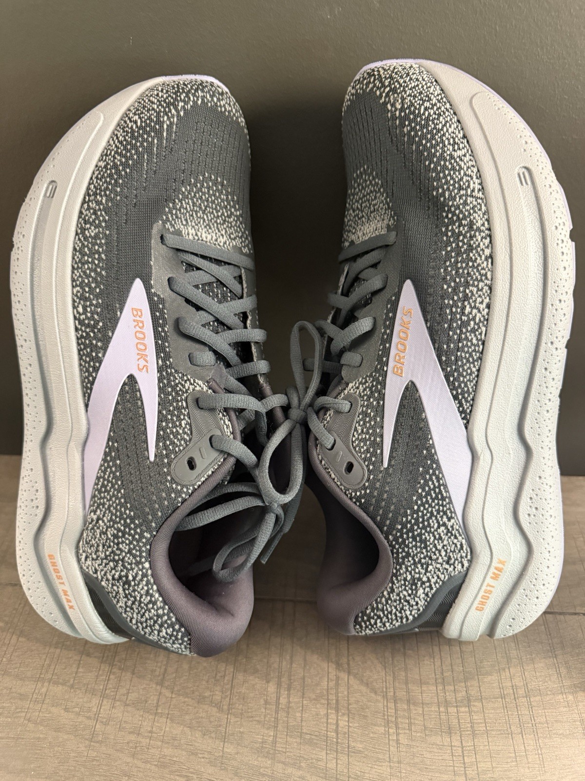 New- Women’s Brooks Ghost Max 2 Size 10 Ebony/Alloy/Lavender