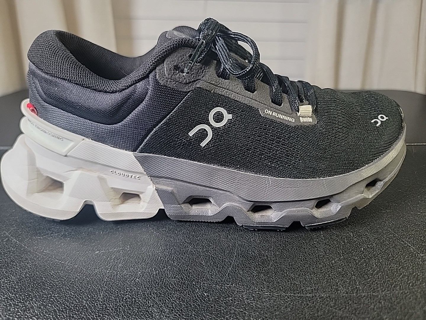 On Cloud Cloudflyer 5 Running Shoes Sneaker Women Size 8 Black White Mint Swiss