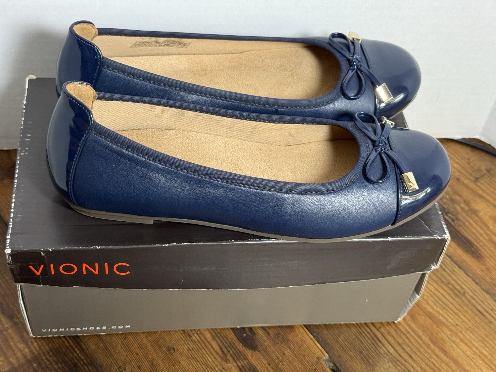Vionic Minna Ballet Flat Size 7N (W)Blue Leather Slip On Shoe Cap Toe Bow NIB (H